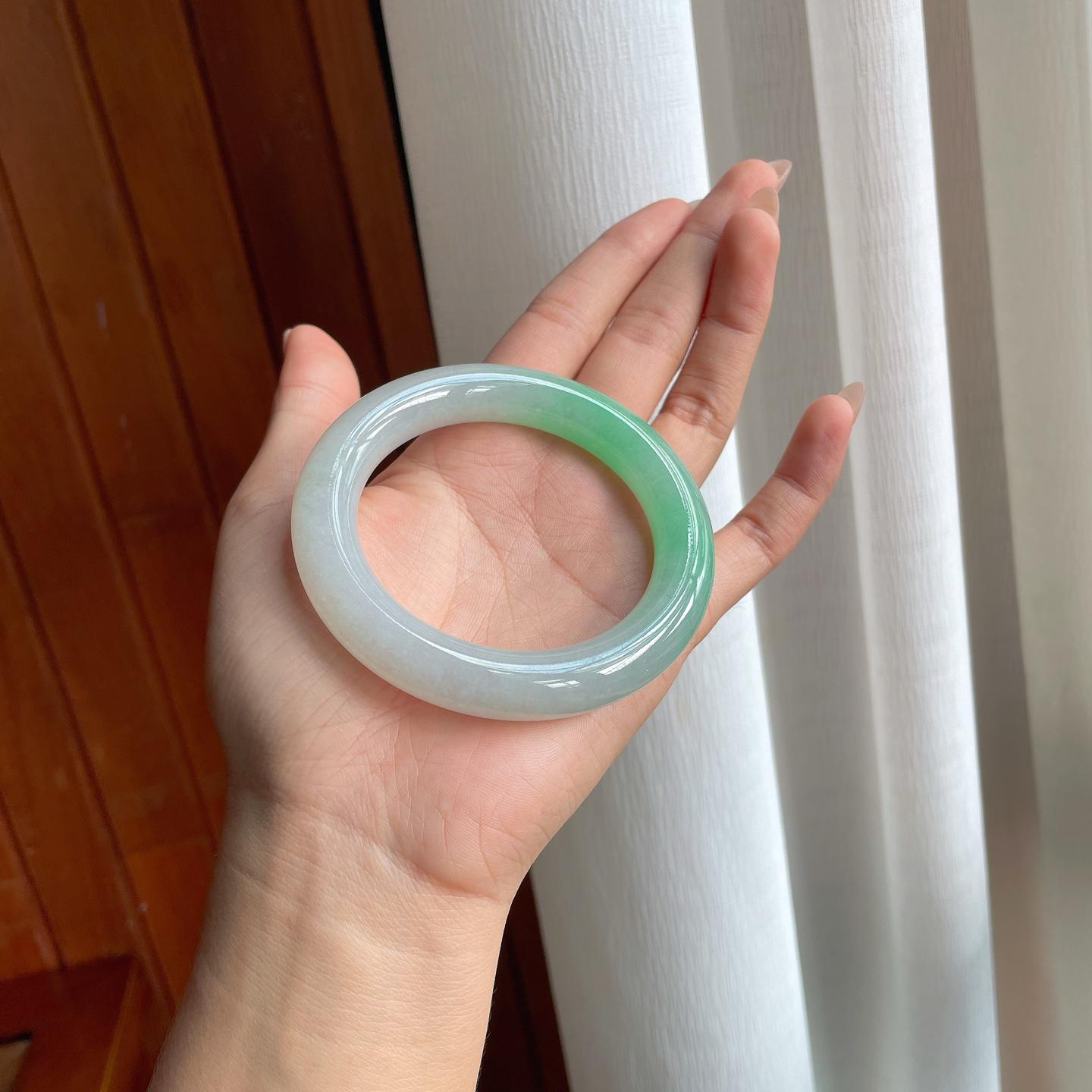 糯冰带色圆条翡翠手镯（58mm）（yc238188）