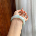 糯冰种飘绿花翡翠平安镯（56mm）