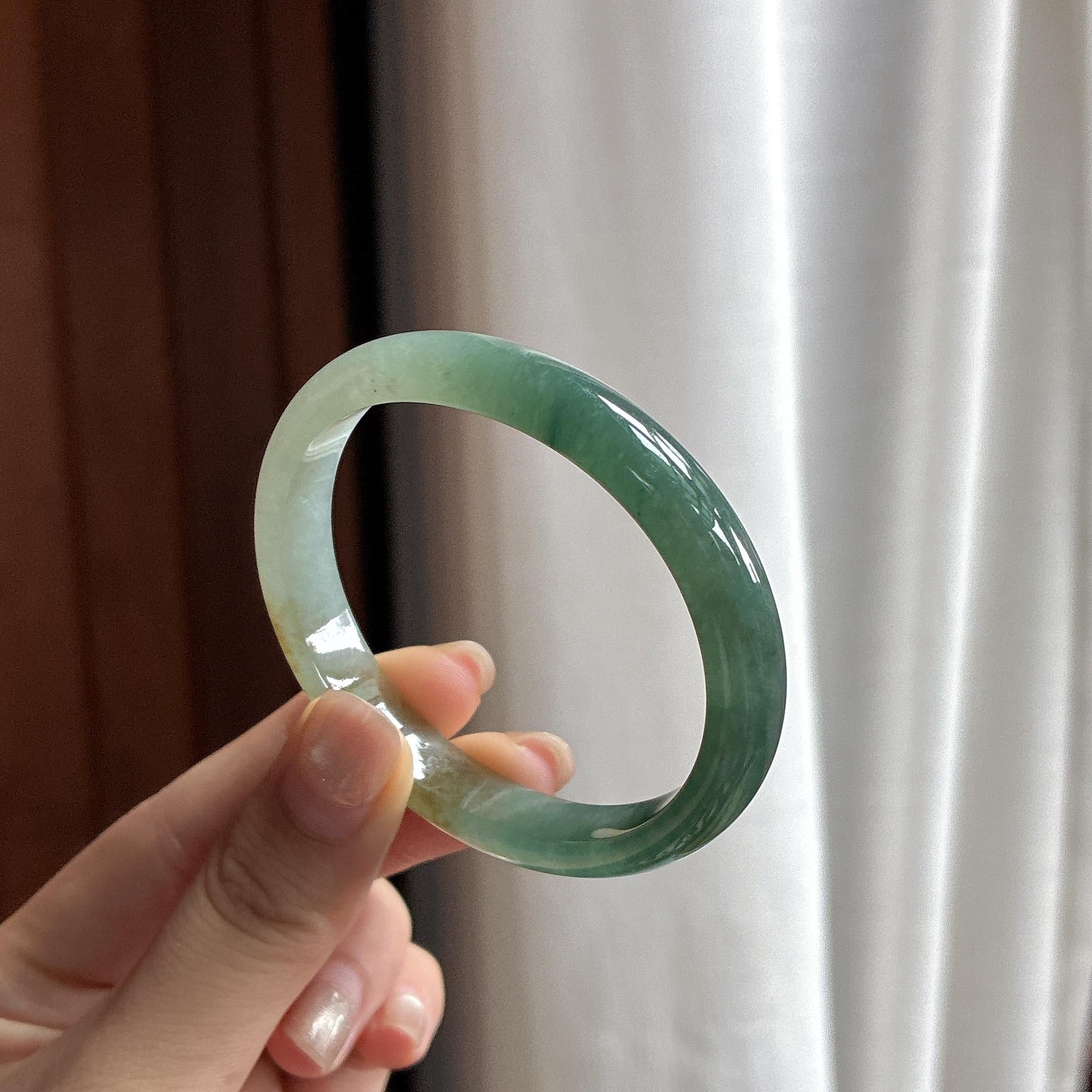 糯冰晴底飘黄特色贵妃镯 54圈 天然缅甸A货翡翠（yc483708）
