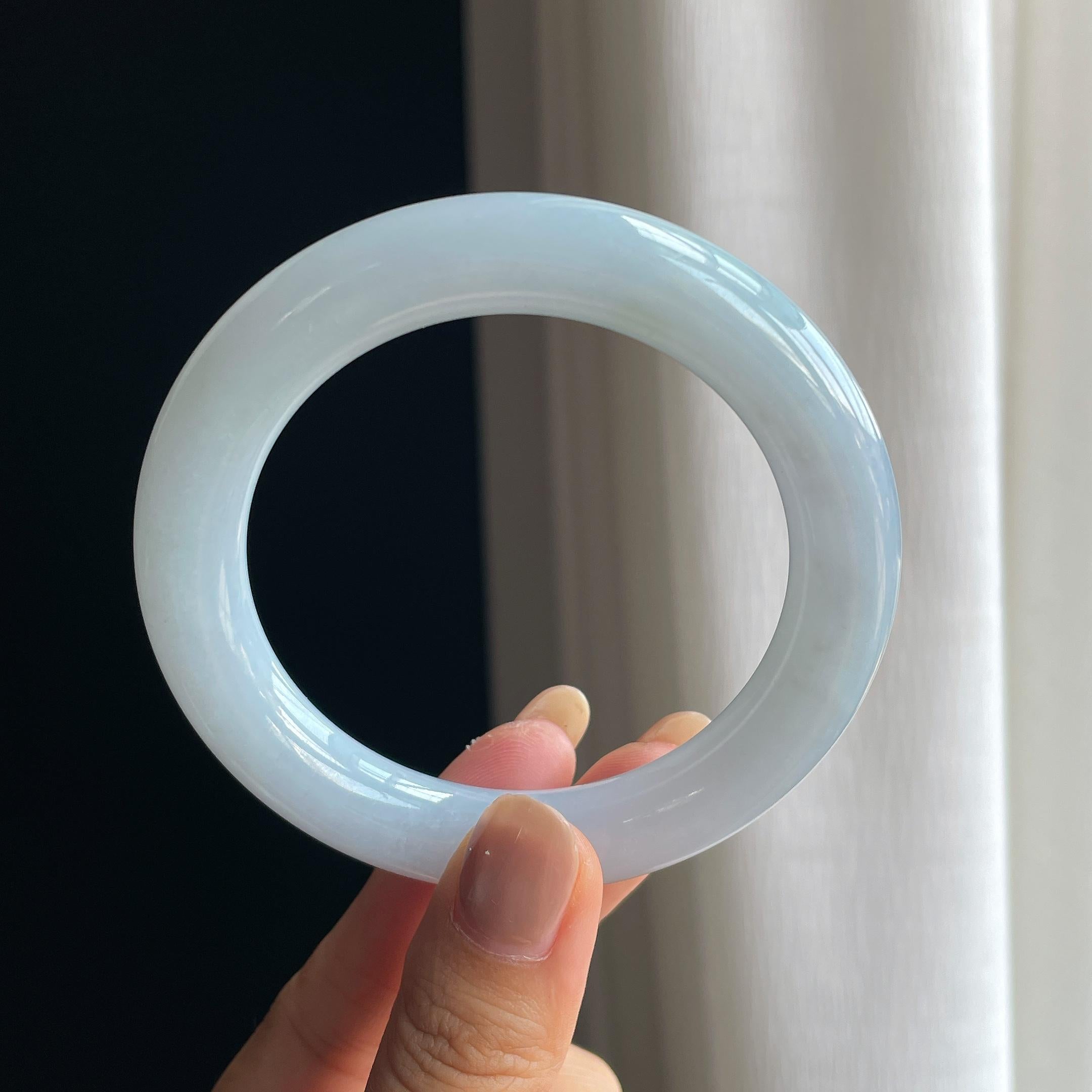 细糯冰淡春底翡翠圆条手镯（57mm）（yc413682）