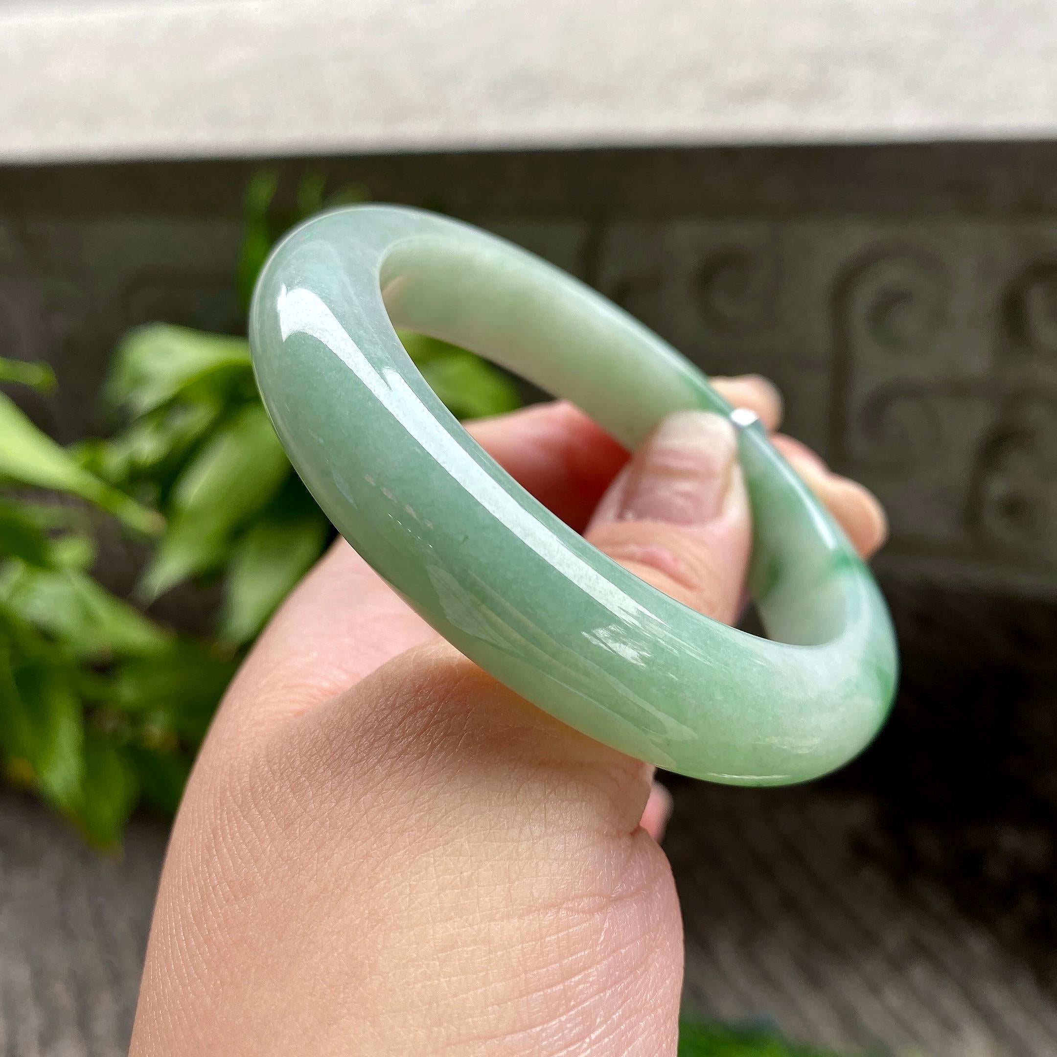 细糯种飘蓝绿花正圈平安镯55.5圈口 天然缅甸A货翡翠（yc317275）