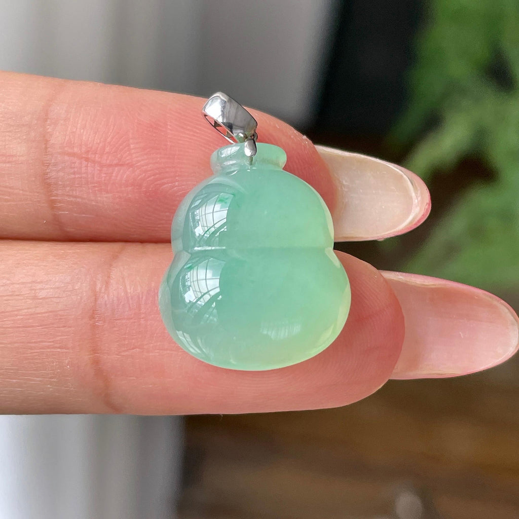 18k金糯冰种晴底飘绿葫芦吊坠          天然缅甸A货翡翠（yc447353）