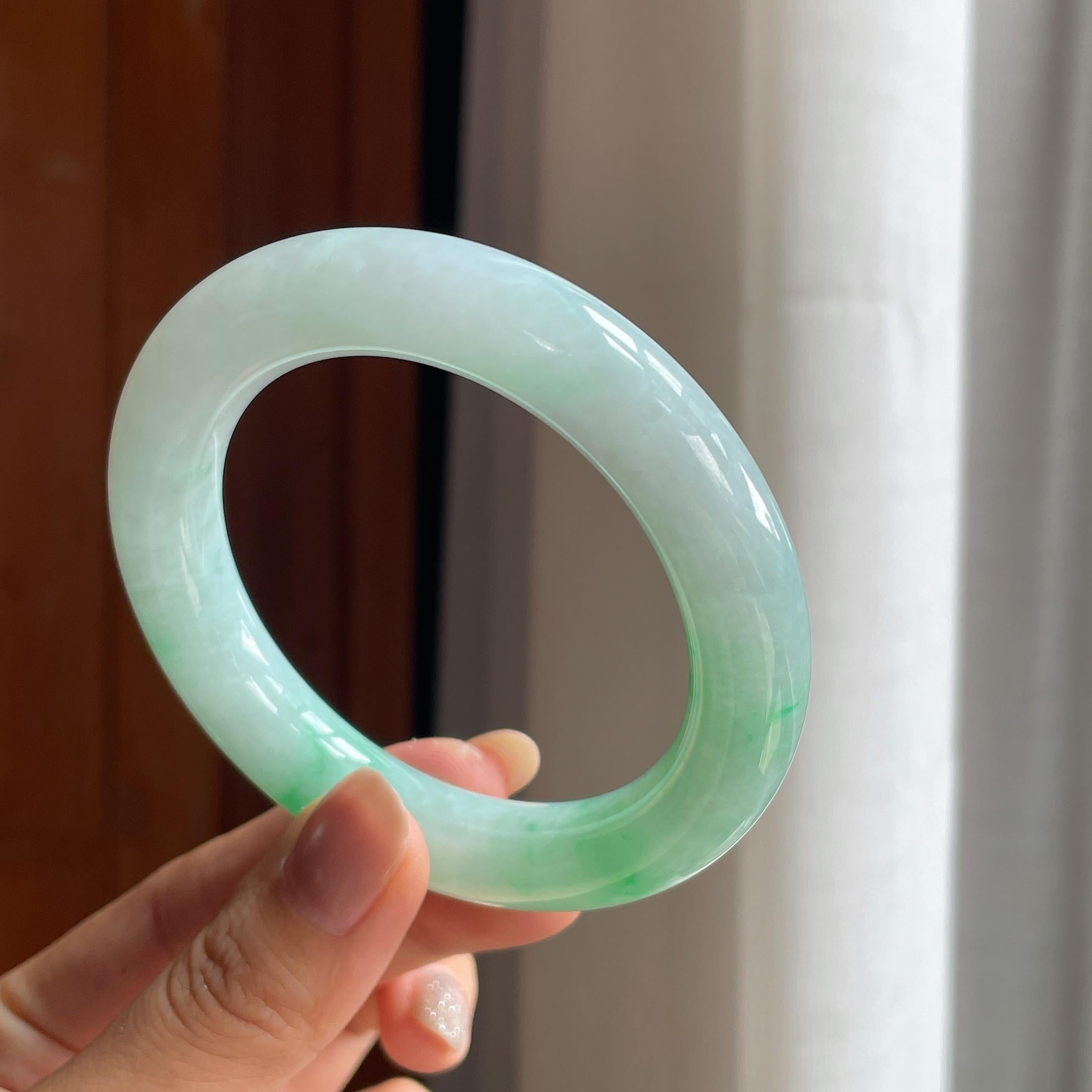 糯冰带色圆条翡翠手镯(56mm)（yc419749）