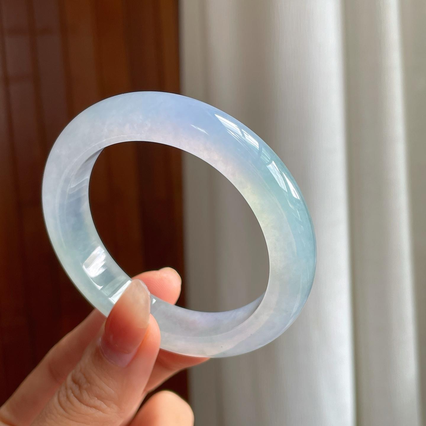 冰种淡春带彩翡翠平安镯（54.5mm）（yc344024）