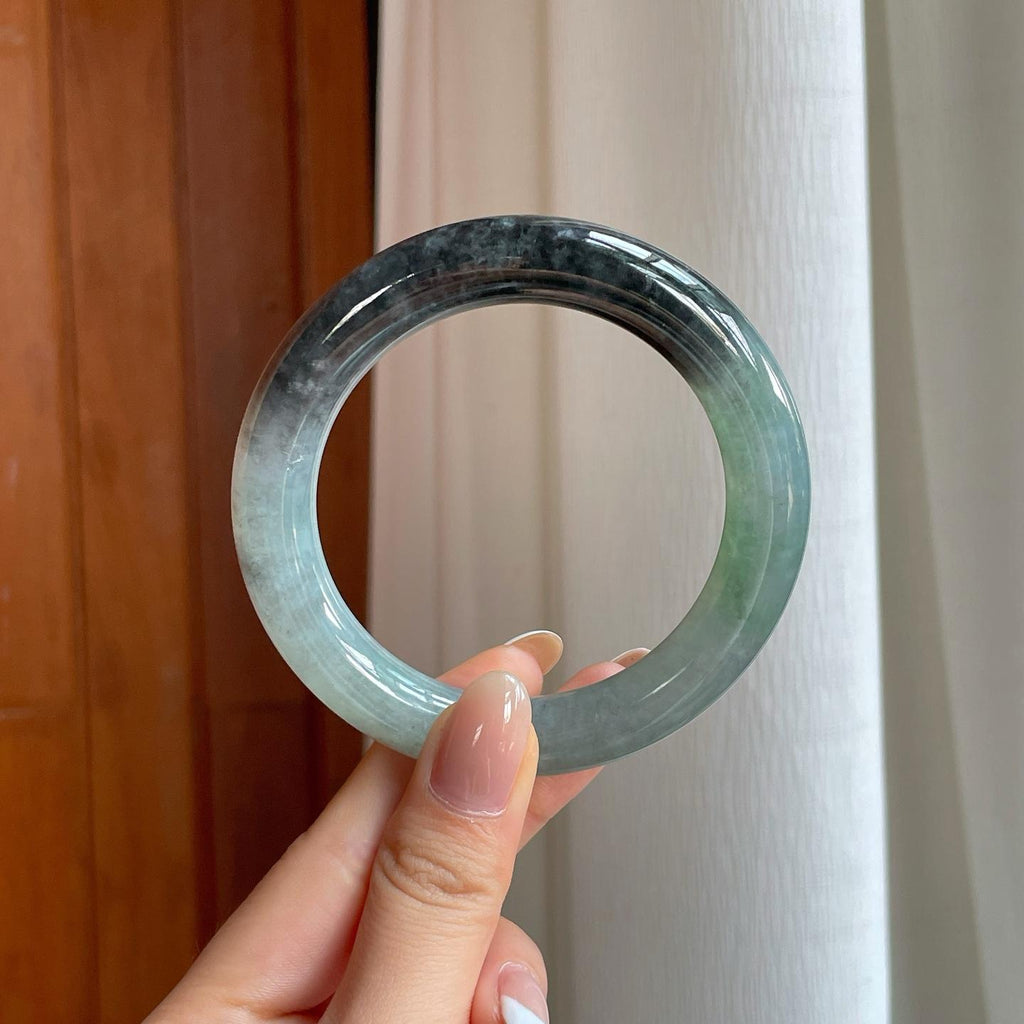 糯冰带色乌鸡翡翠圆条手镯（57mm)（yc373892）