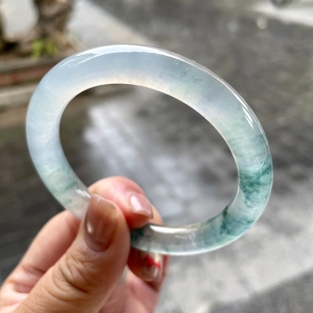 高冰种飘蓝花圆条手镯55.5圈口   天然缅甸A货翡翠（yc350657）