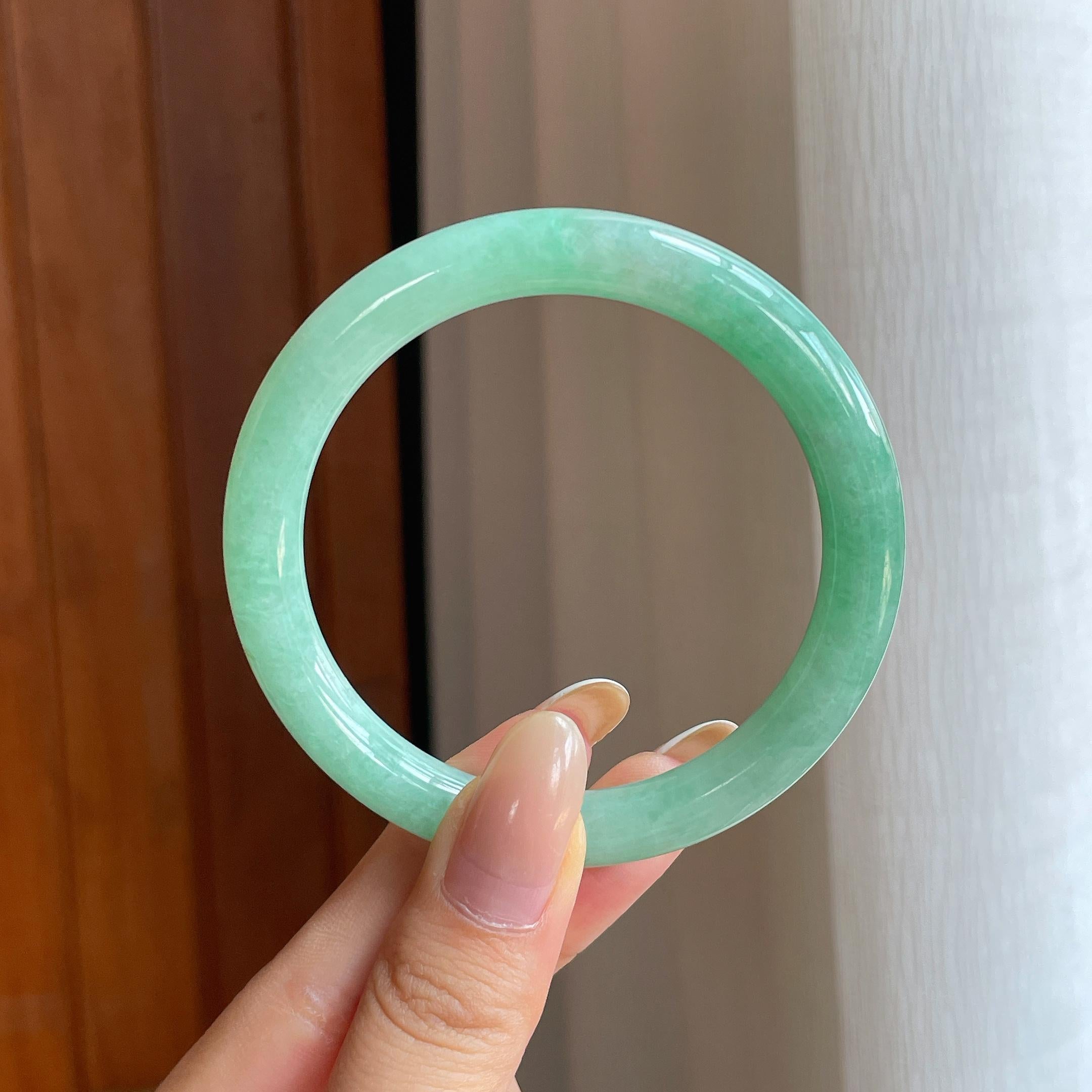 糯冰晴底翡翠圆条手镯（55.2mm)（yc419717）