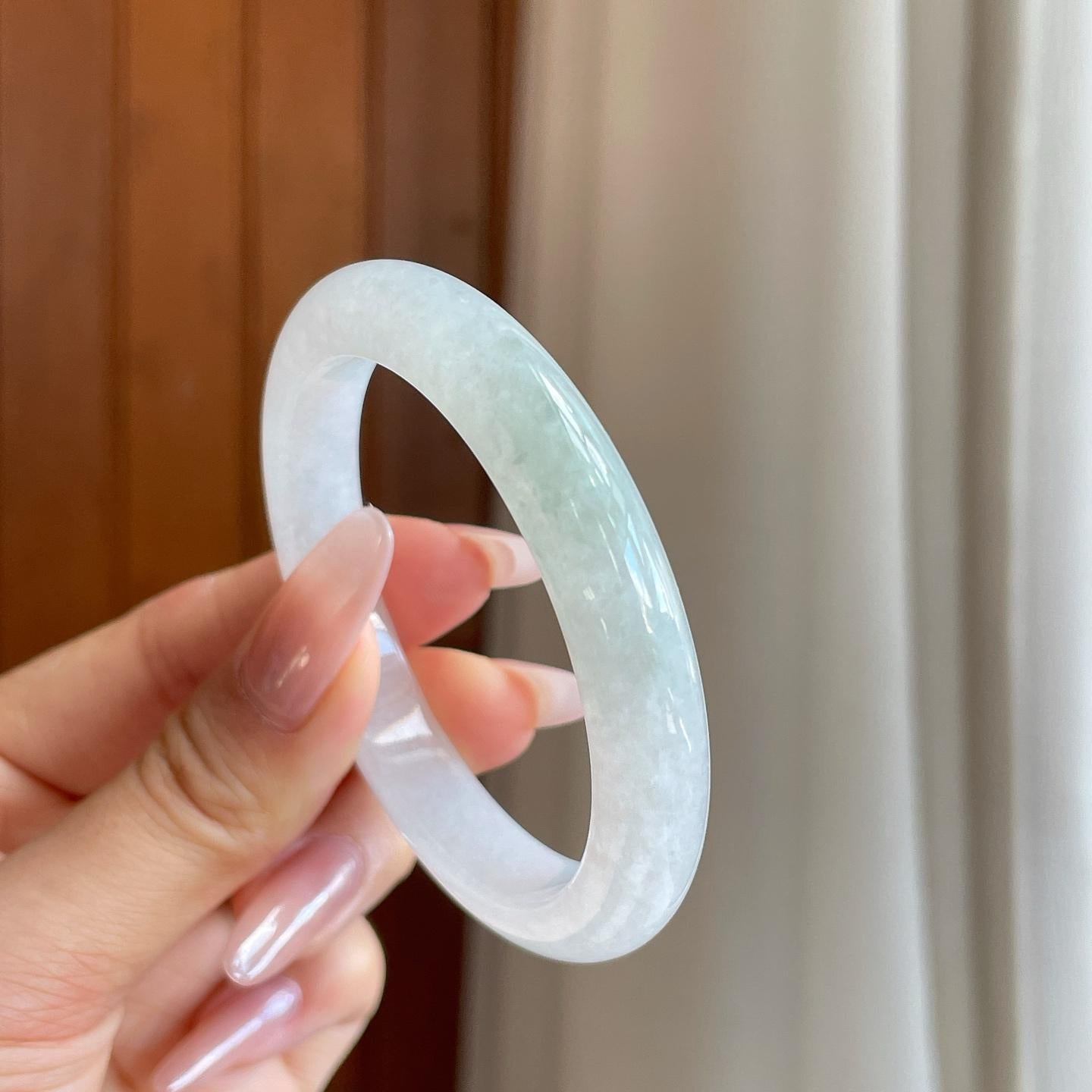 糯冰淡春底翡翠平安镯（53mm）（yc278064）