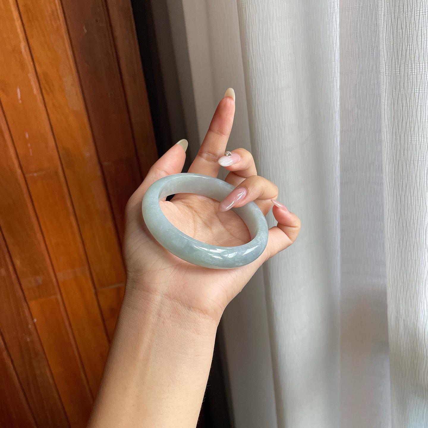 细糯种带底色翡翠平安镯（58.8mm）（yc220247）