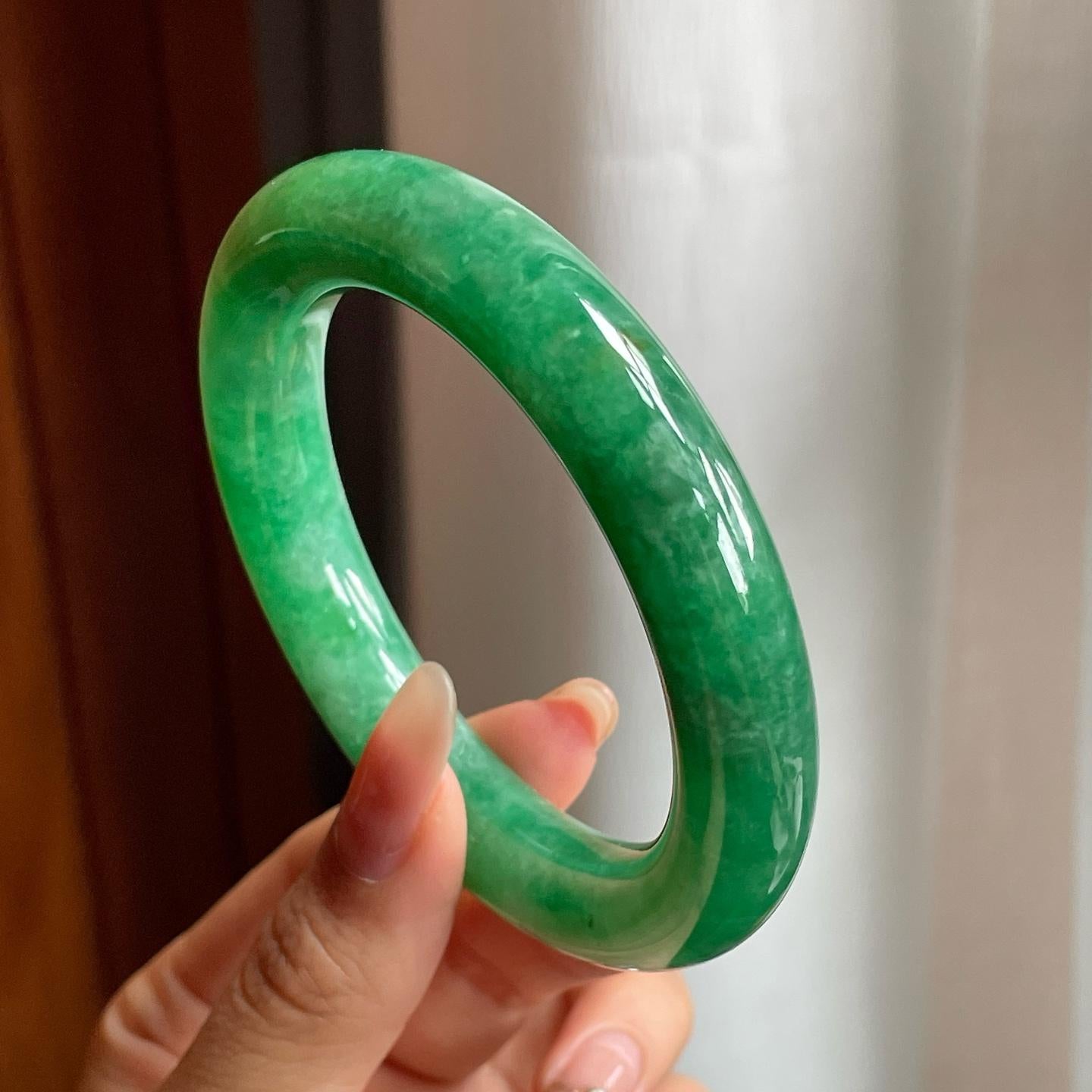 糯冰种满绿翡翠圆条手镯（56mm）（yc200658）