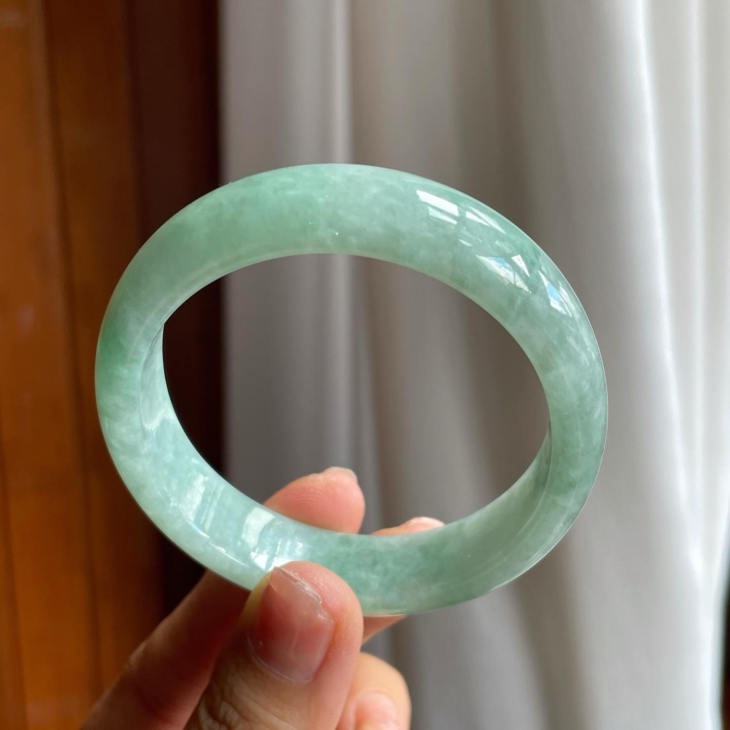 糯种带底色贵妃手镯（56.6mm）（yc216045）