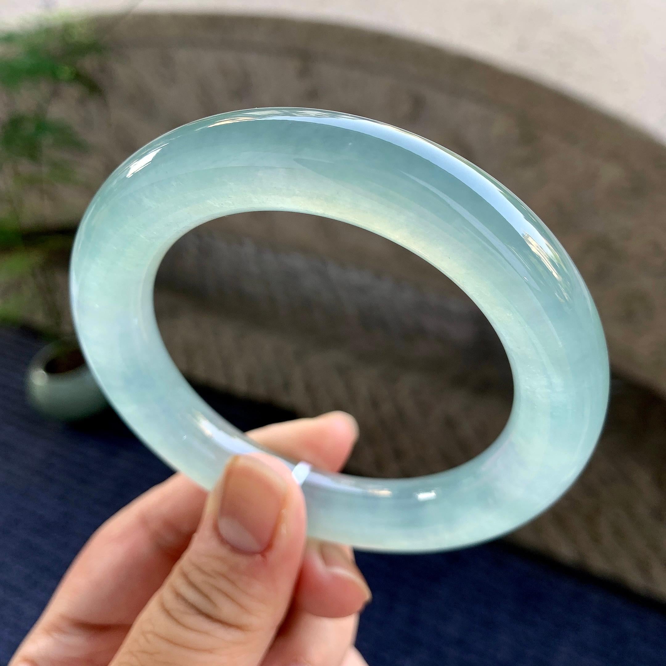 冰种淡蓝底圆条手镯（58.5mm）（yc249474）