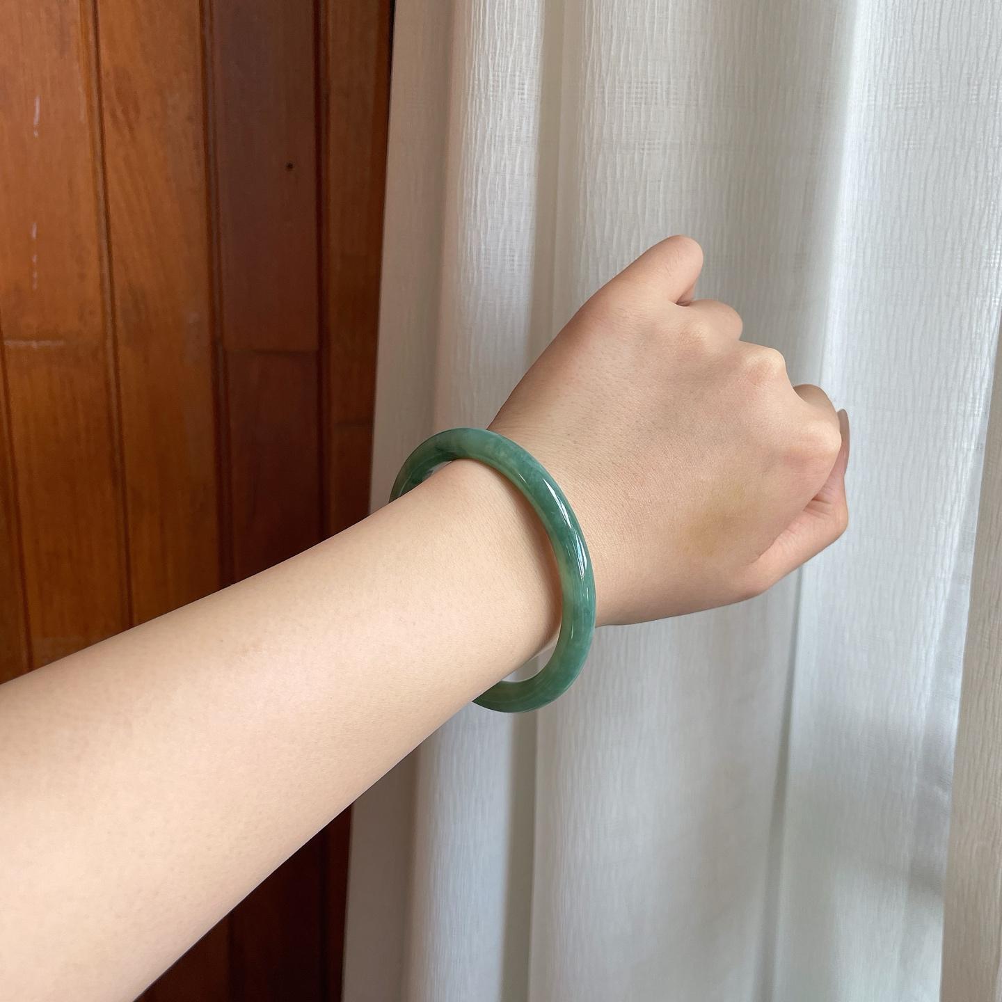 细糯冰带色翡翠美人条手镯（59mm）（yc282503）