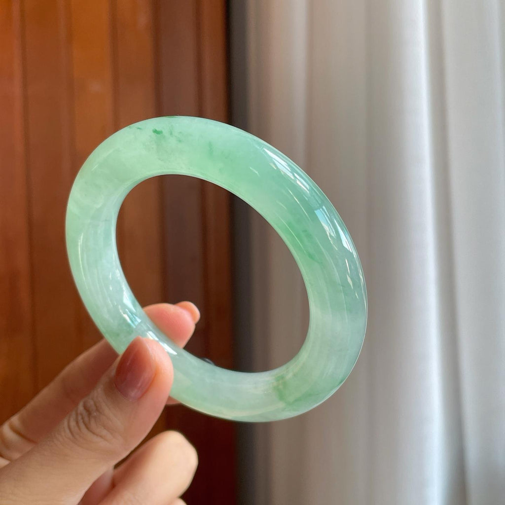 冰种晴绿底飘花翡翠圆条手镯（57mm）（yc279363）
