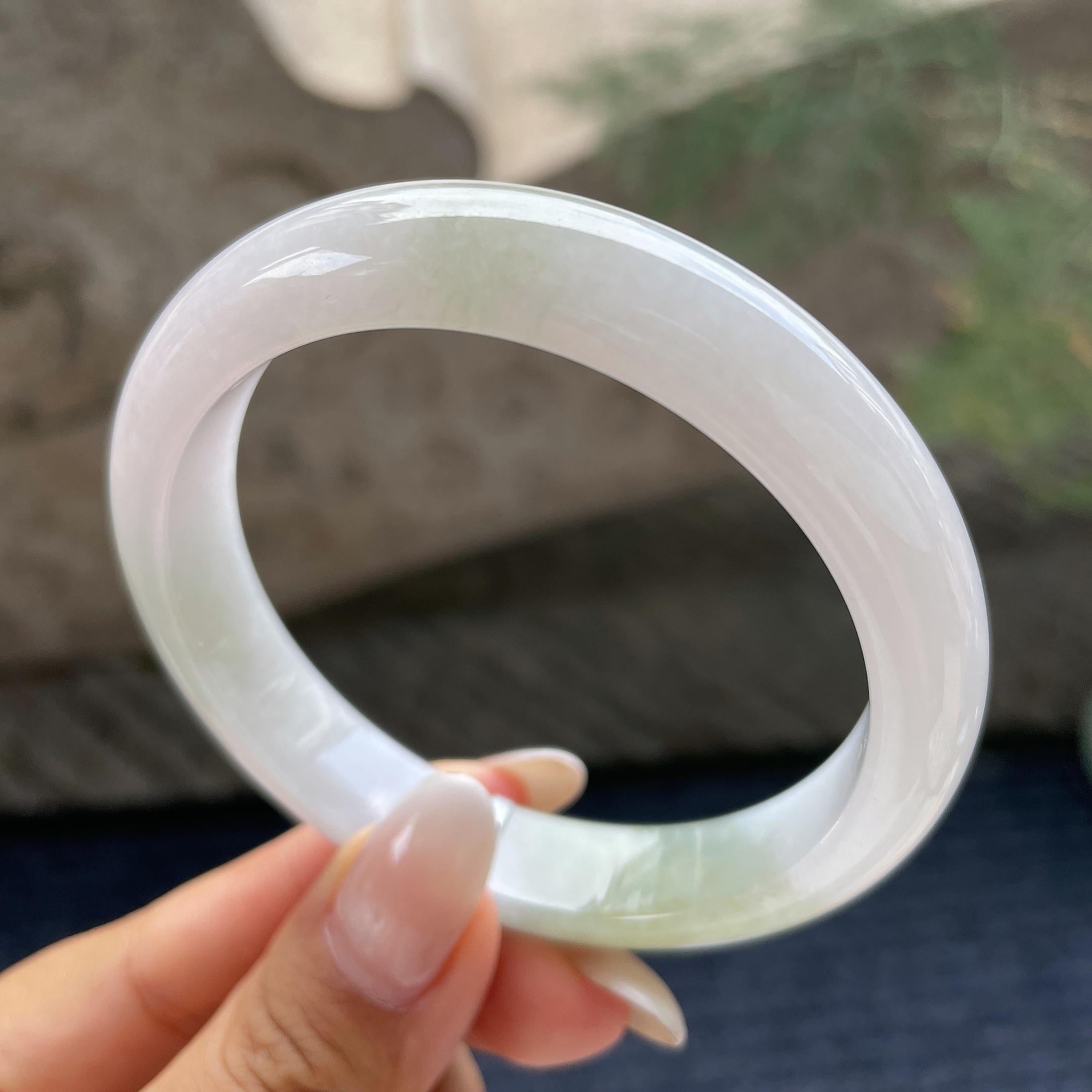 大圈口      细糯种飘花正圈平安镯59.2圈     天然缅甸A货翡翠（yc421239）