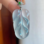 18k金扣冰玻种淡底色翡翠叶子（yc242780）