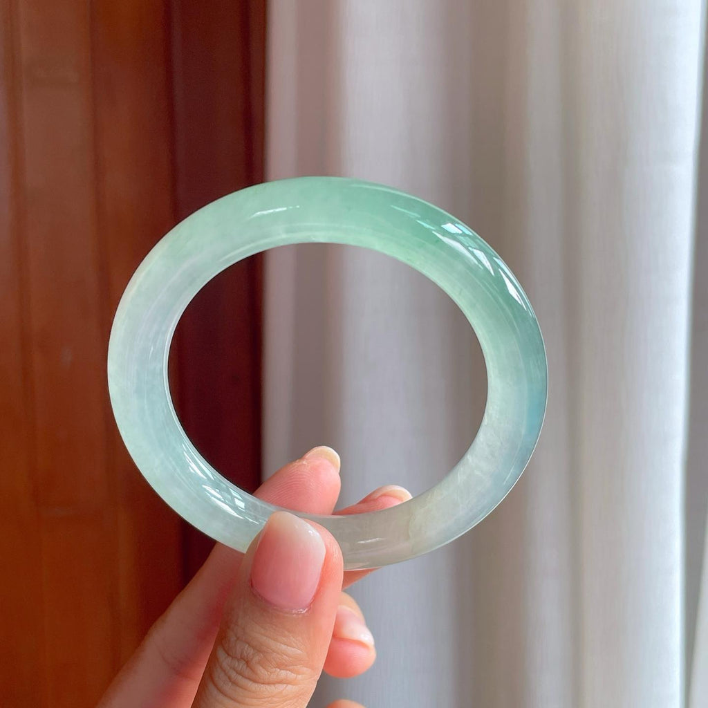 冰种带晴绿底翡翠圆条手镯（54.3mm)（yc381232）