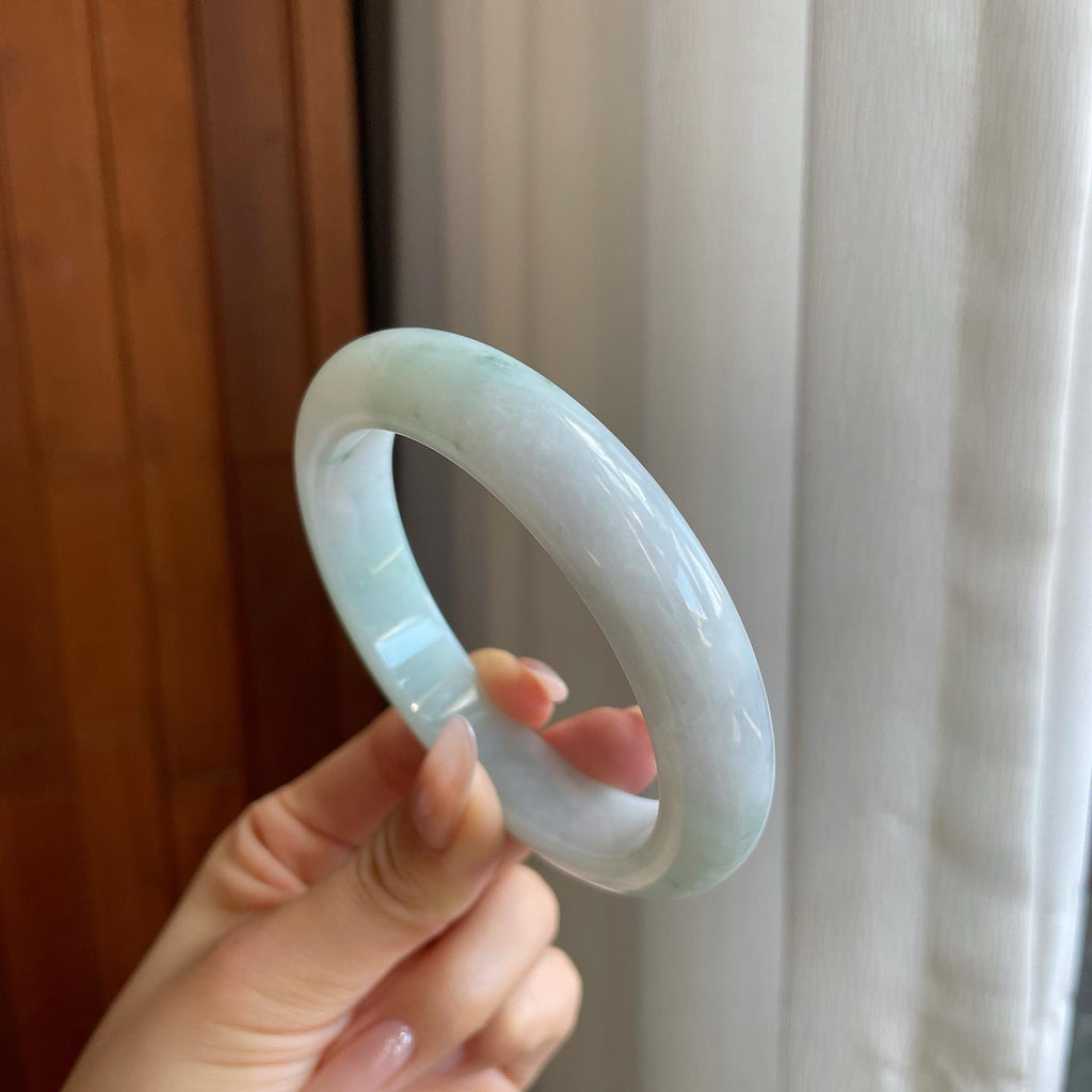 糯冰牛奶底飘花翡翠平安镯（62.8mm）（yc269677）