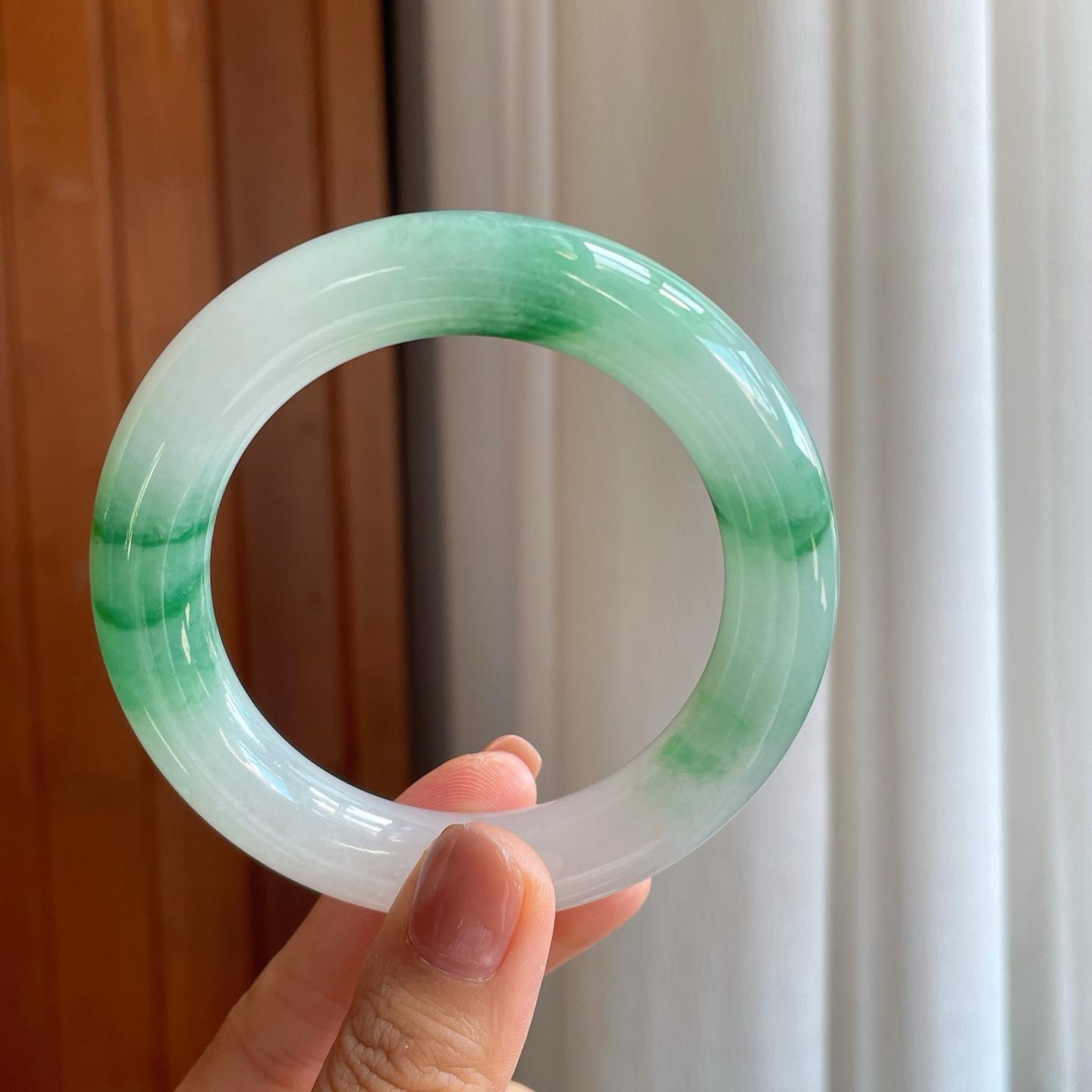 糯冰飘花翡翠圆条手镯（56mm）（yc279296）