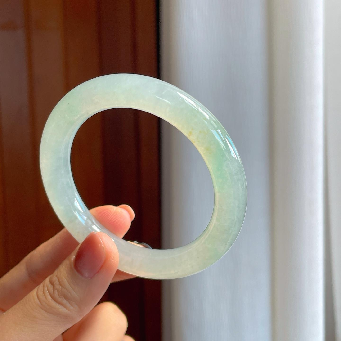 冰种带洒金翡翠圆条手镯（54mm）（yc276514）