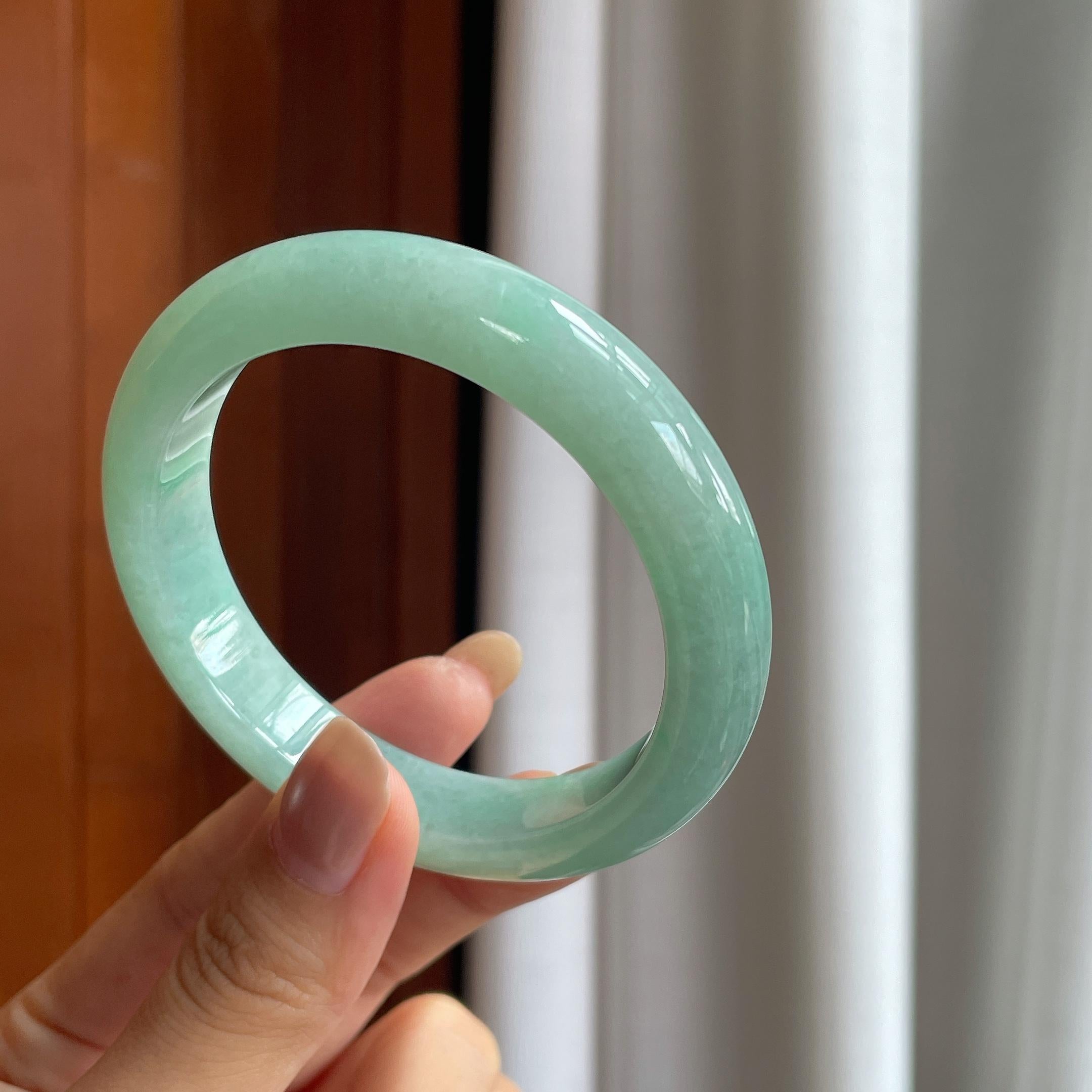 糯冰带色翡翠平安镯(56.5mm)（yc424557）