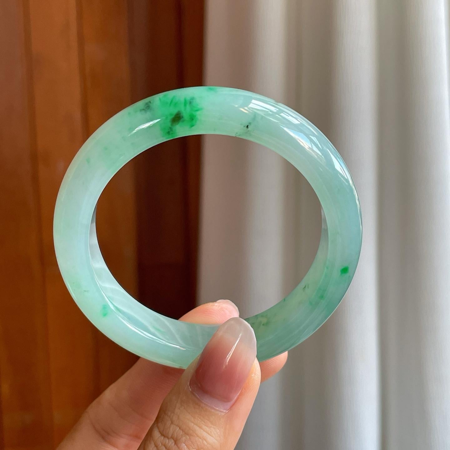 糯冰飘绿花翡翠平安镯（53.7mm）（yc312955）