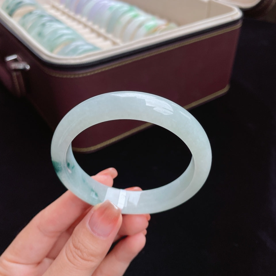 糯冰飘花正圈 翡翠手镯（56mm）（yc017396）