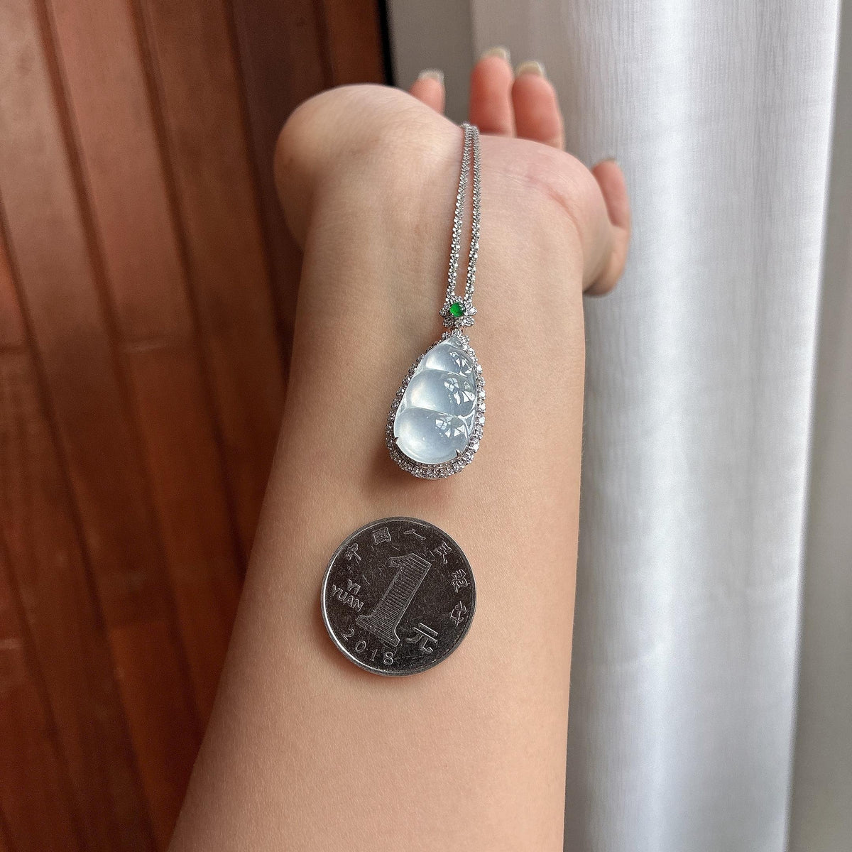 18k金镶高冰种起光福豆挂件（yc764712）