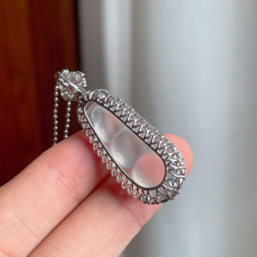 18k金镶冰种无色翡翠豆子（yc250570）