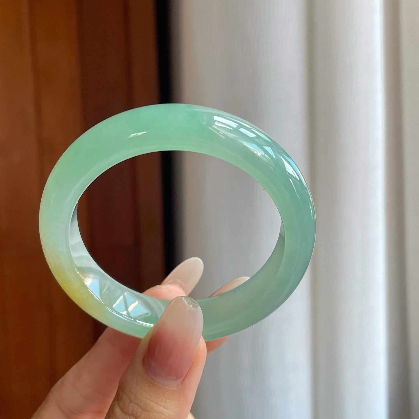 冰种晴绿底飘黄翡翠平安镯（51mm）（yc264133）