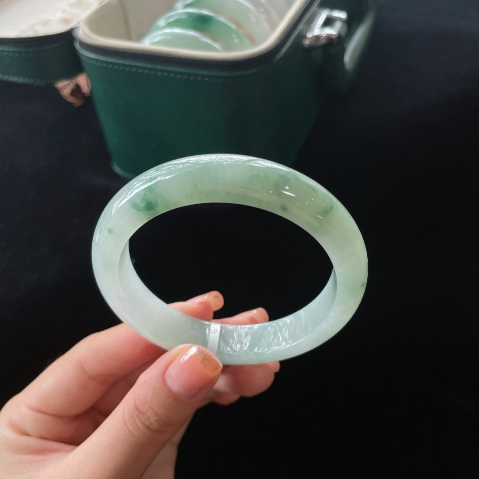 糯冰飘花正圈翡翠手镯（57.8mm）（yc019479）