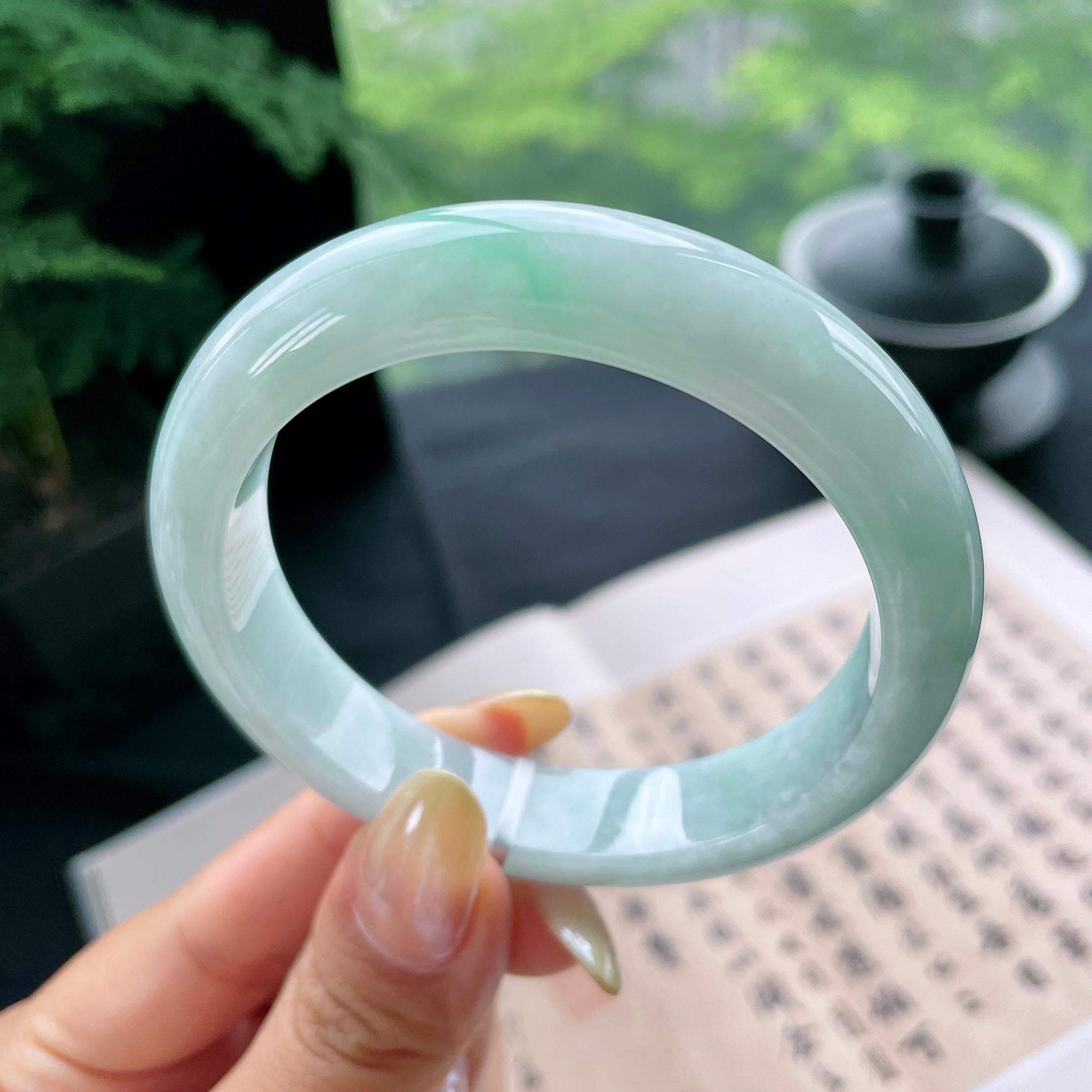 细糯种飘绿正圈平安镯57.2圈 天然缅甸A货翡翠（yc473060）