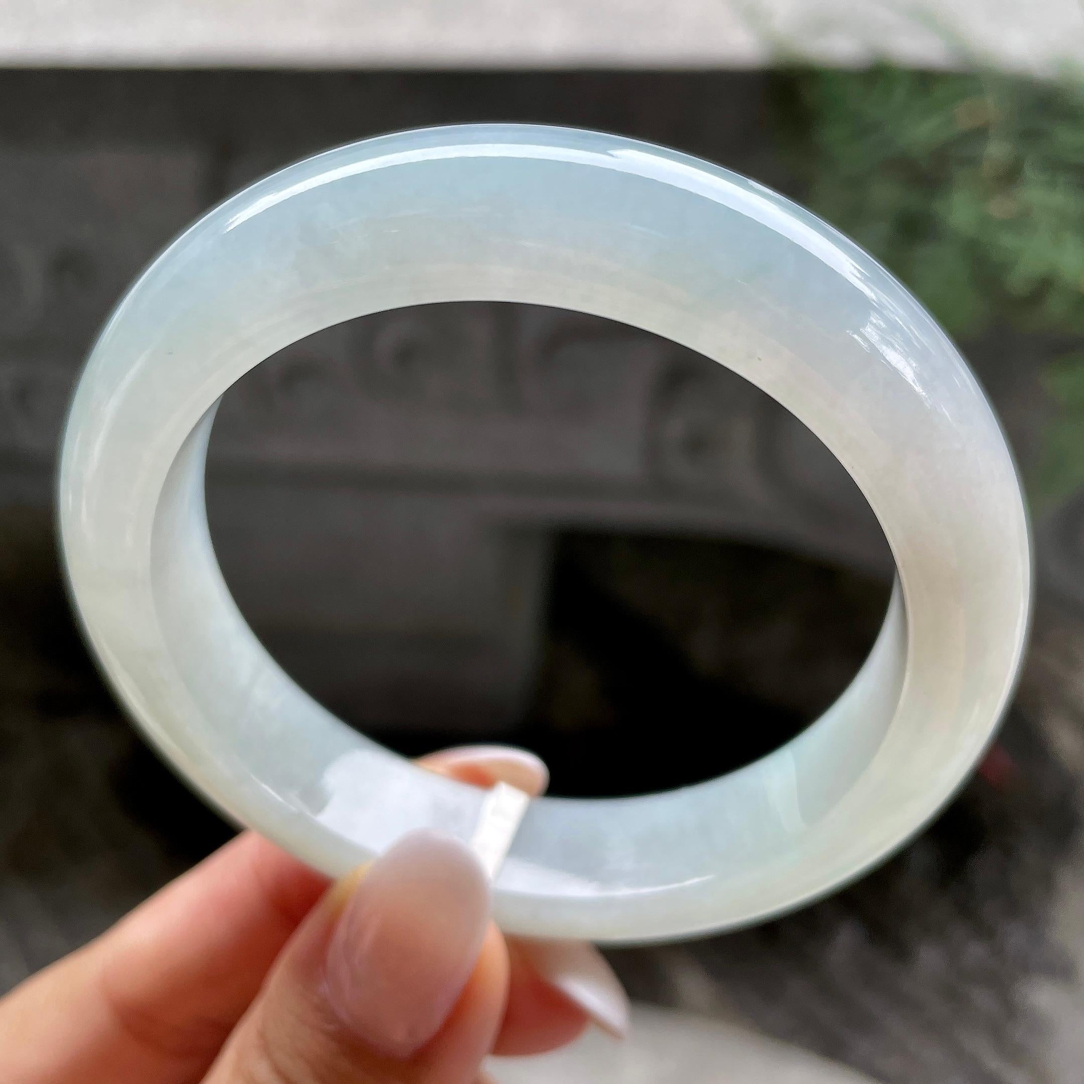 细糯种带底色正圈平安镯57.2圈          天然缅甸A货翡翠（yc407868）