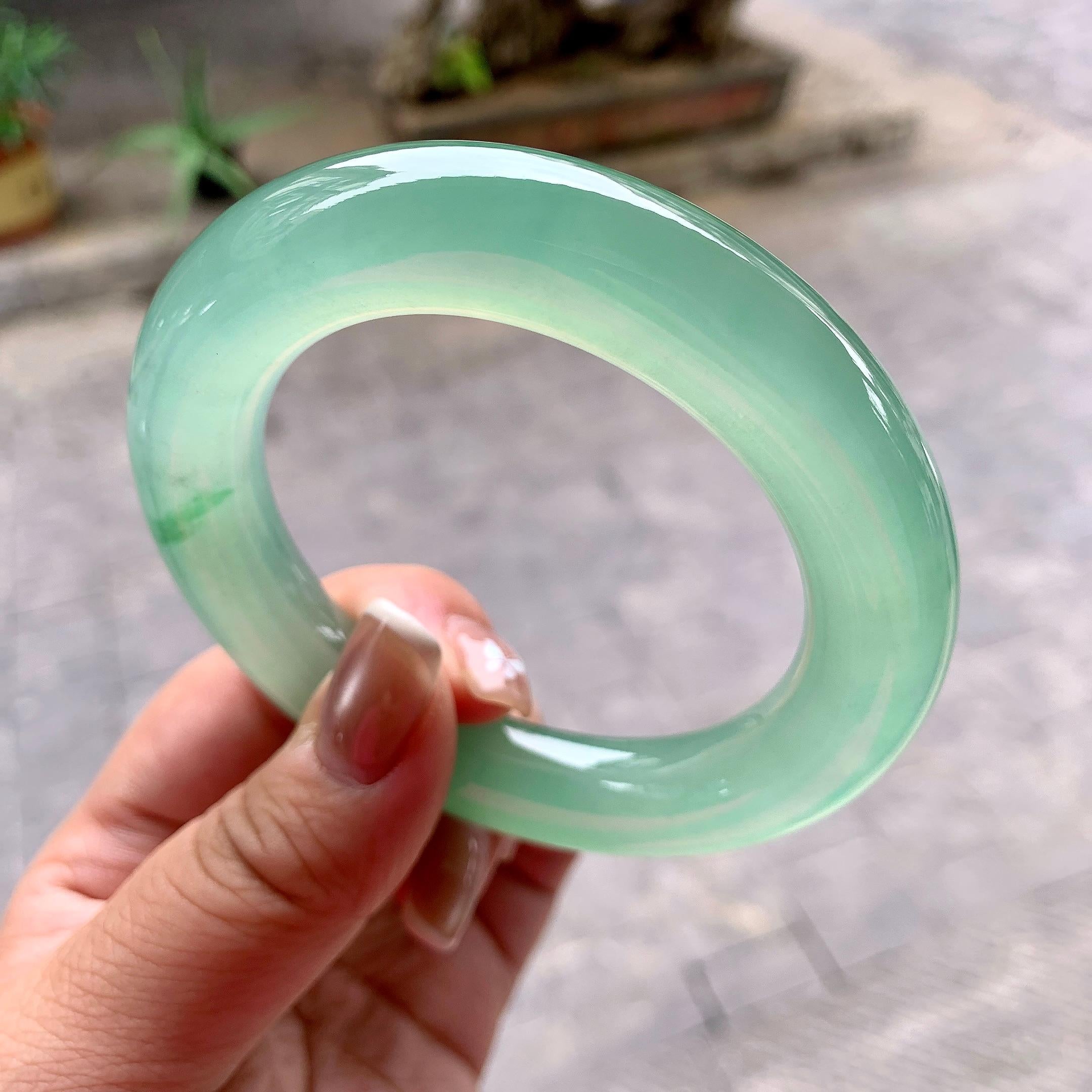 厚装饱满 冰种晴水飘绿花圆条手镯 57圈口 天然缅甸A货翡翠（yc378785）