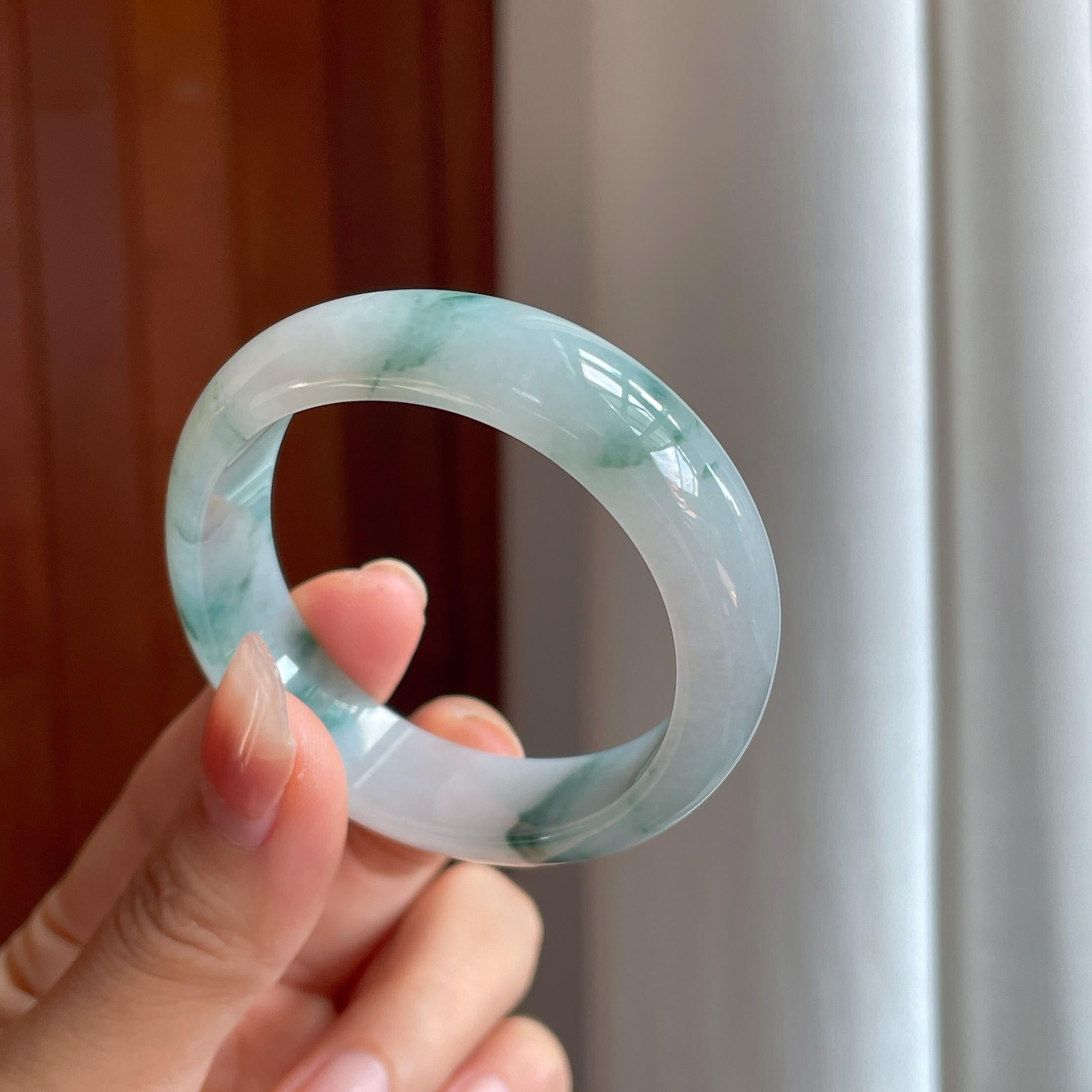 糯冰翡翠飘花贵妃镯（55mm）（yc346547）