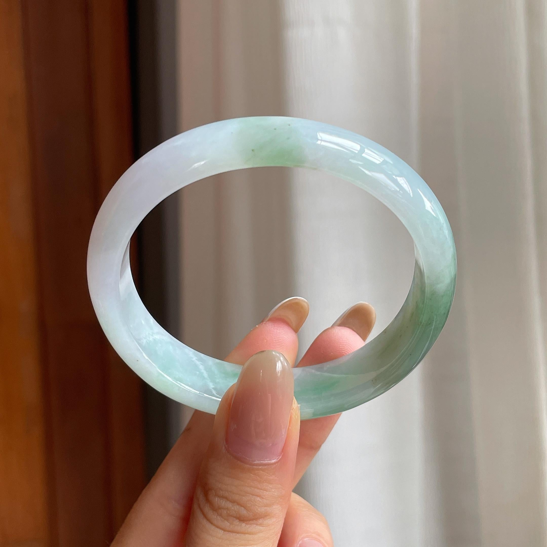 糯冰带色翡翠贵妃镯（55mm)（yc417345）