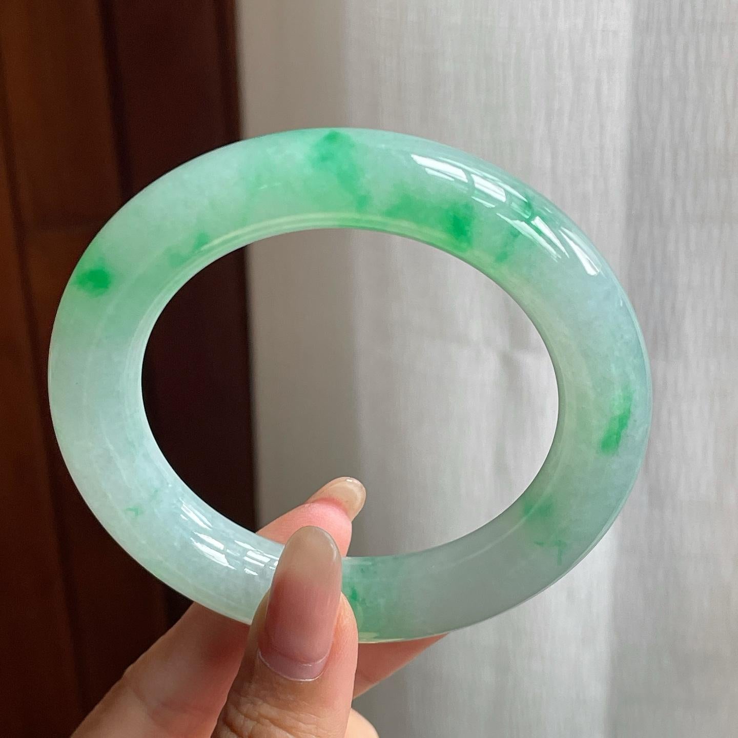 糯冰种飘绿花翡翠胖圆条手镯（56mm）（yc196575）