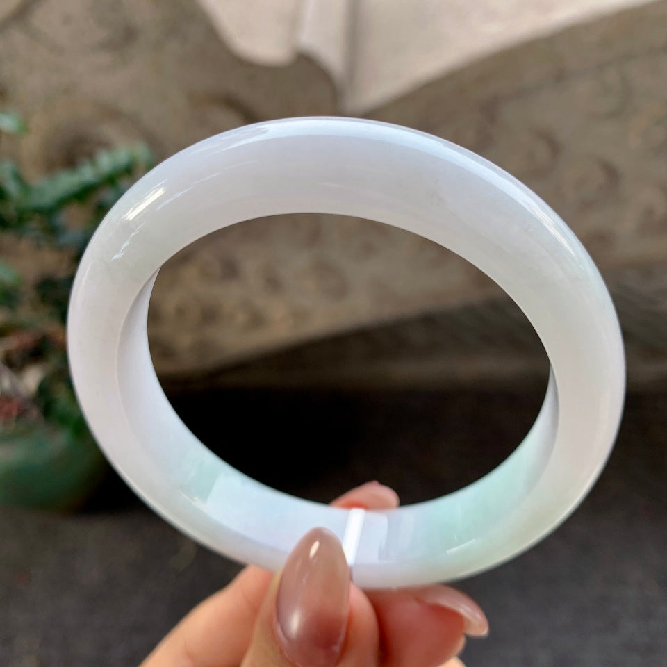 糯种带色翡翠平安镯（57mm）（yc054474）
