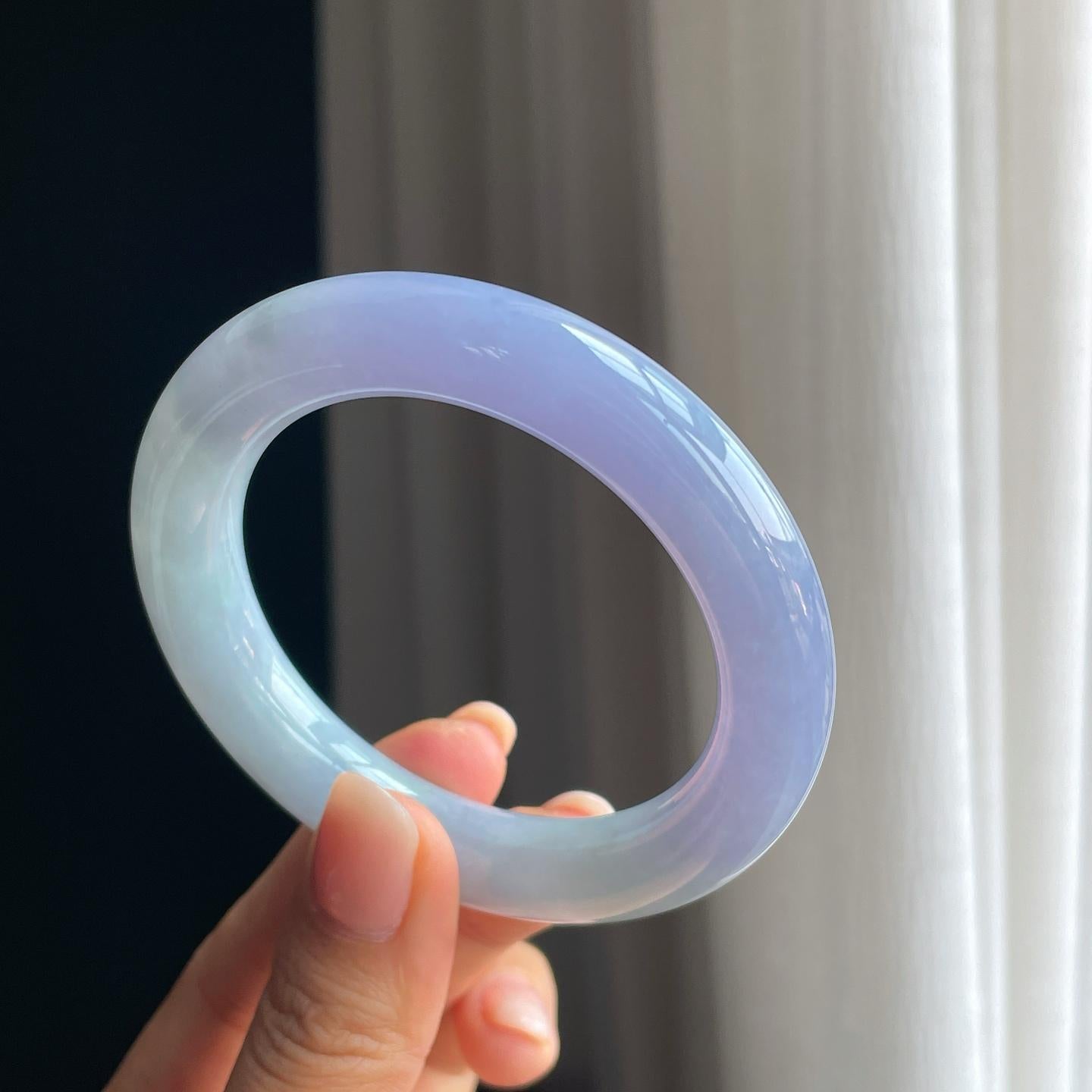糯冰春带彩翡翠圆条手镯（54mm)（yc389543）