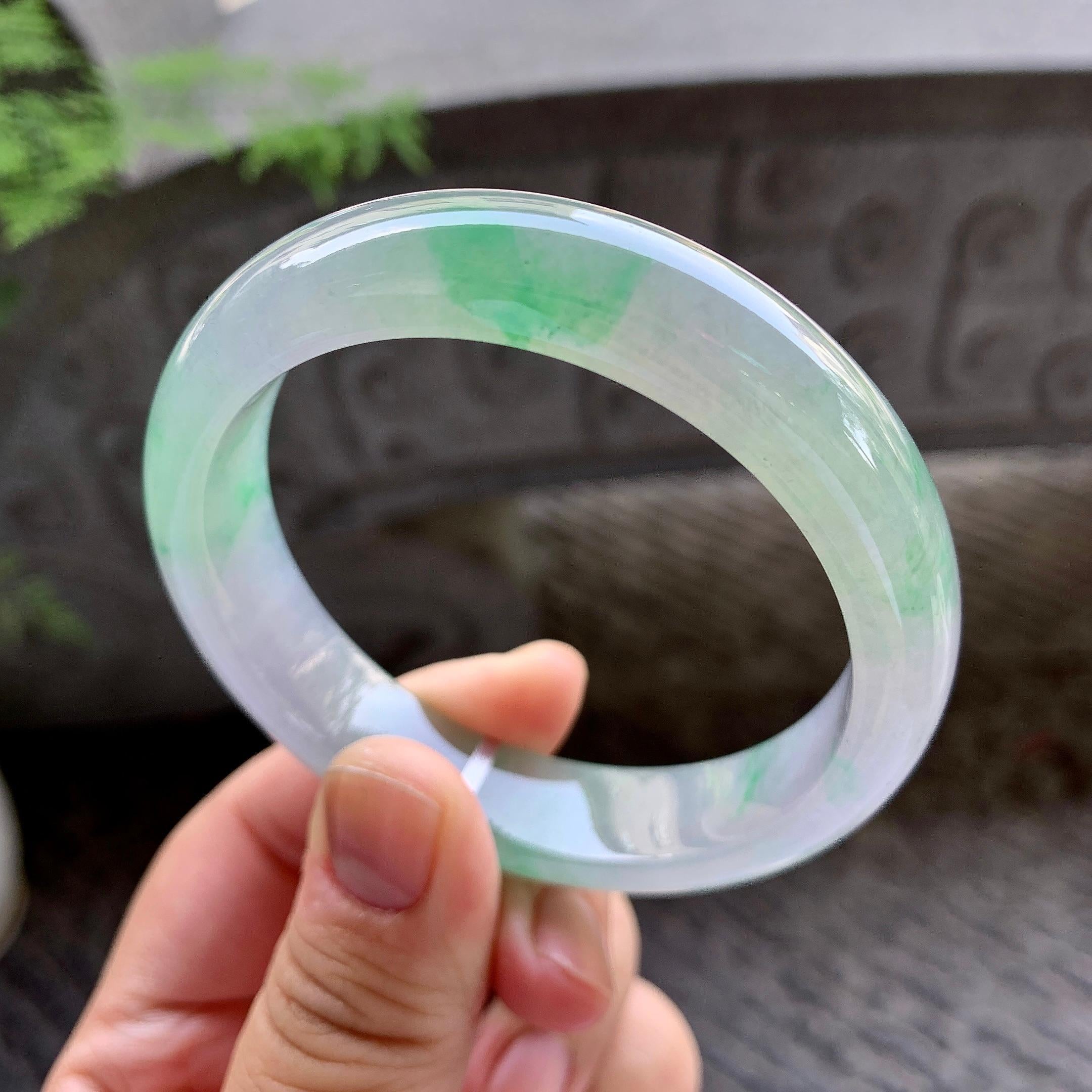 糯冰种淡春彩平安镯（57mm）
