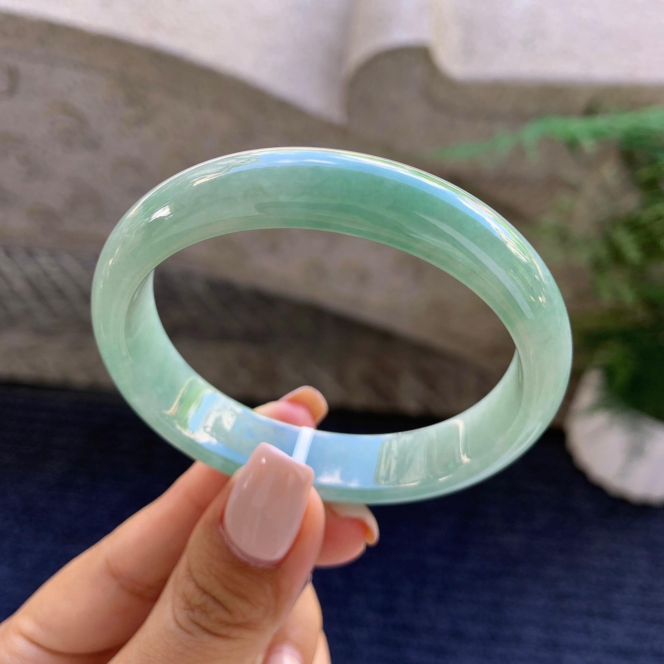 糯种晴底贵妃手镯（55.5mm）（yc223235）