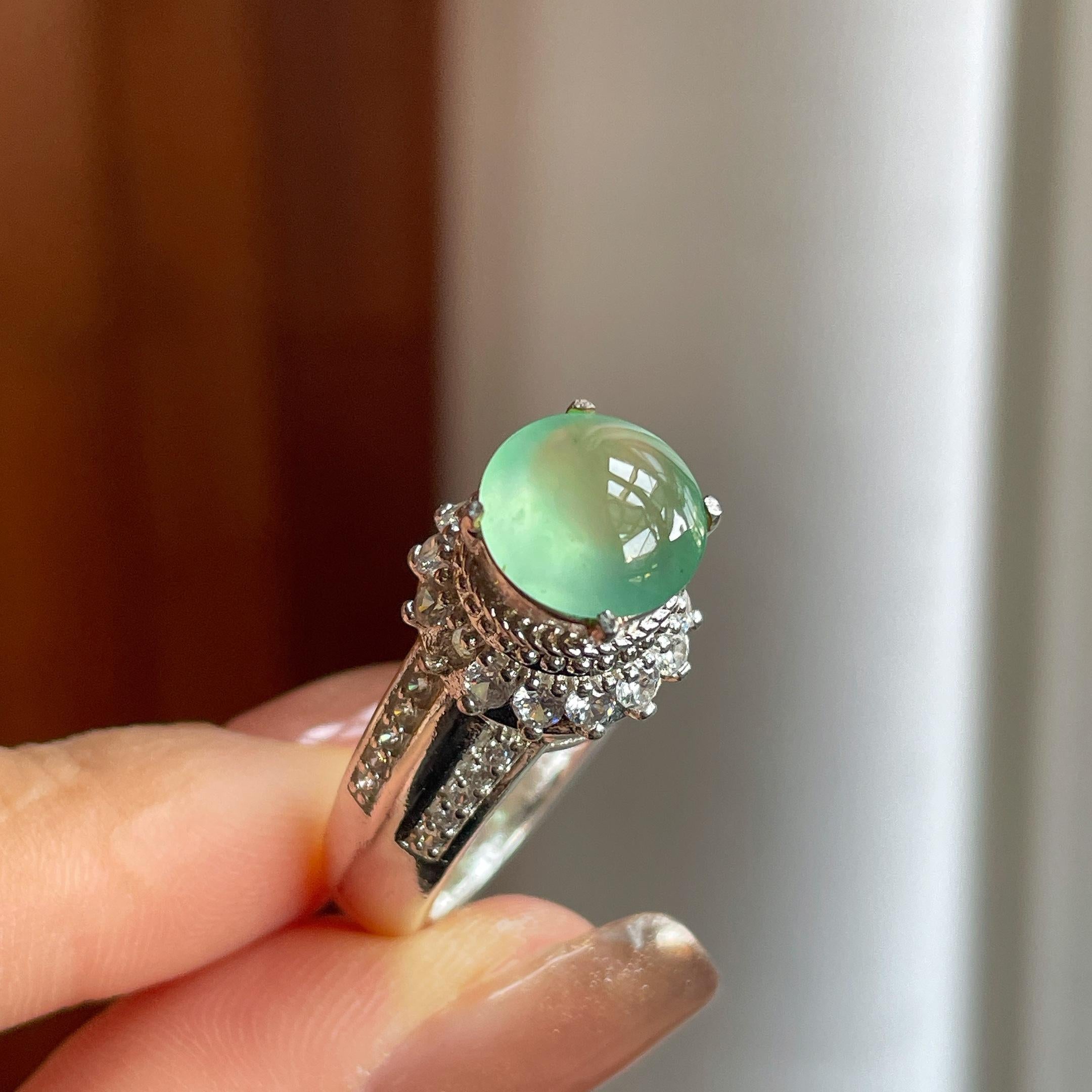 冰玻种晴底翡翠蛋面（yc365714）