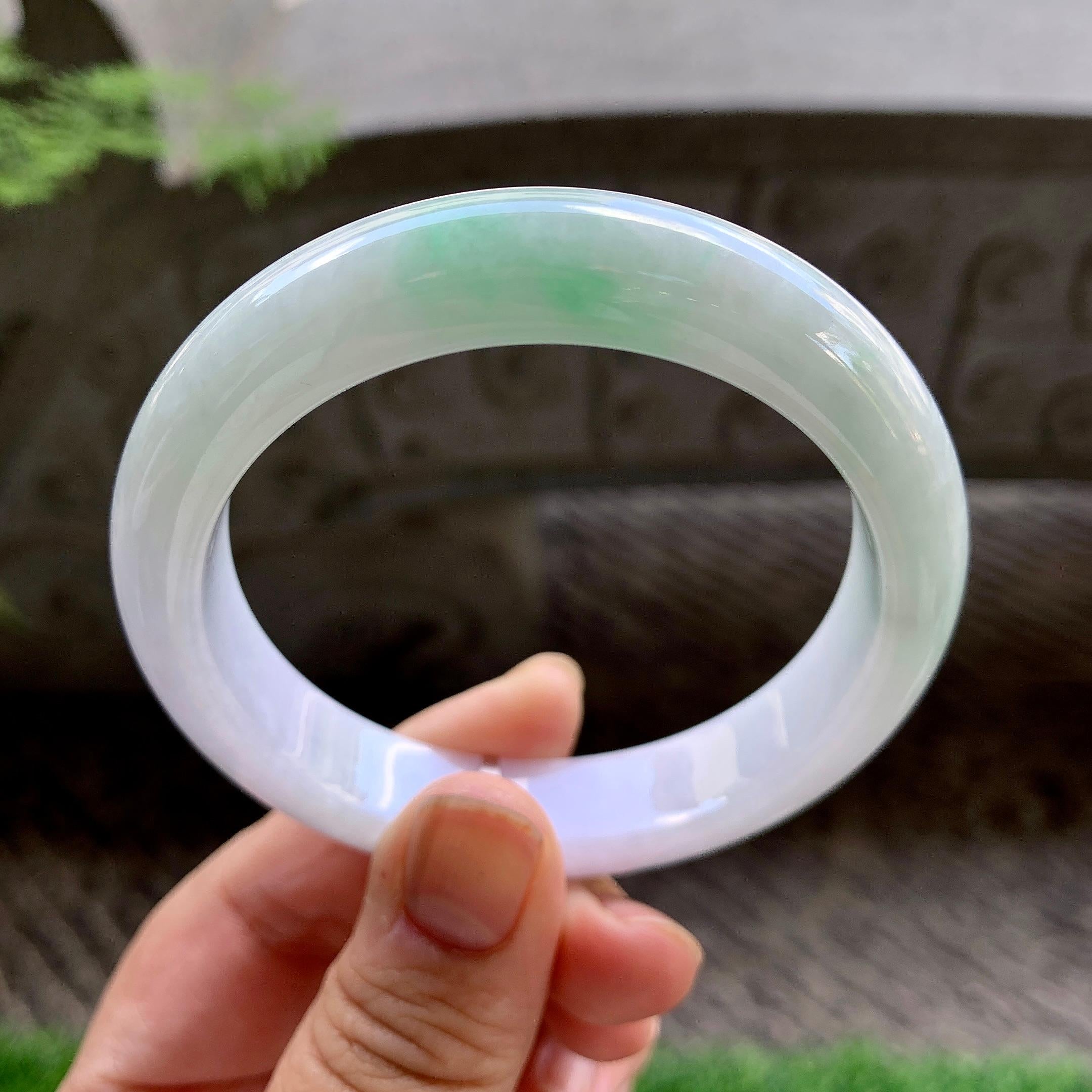 糯种飘翠绿平安镯（57.3mm）（yc213143）