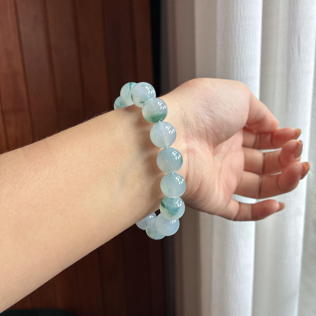 Vòng tay ngọc phỉ thúy tự nhiên Miến Điện loại A, vân hoa trên nền đá bán trong (yc451546)