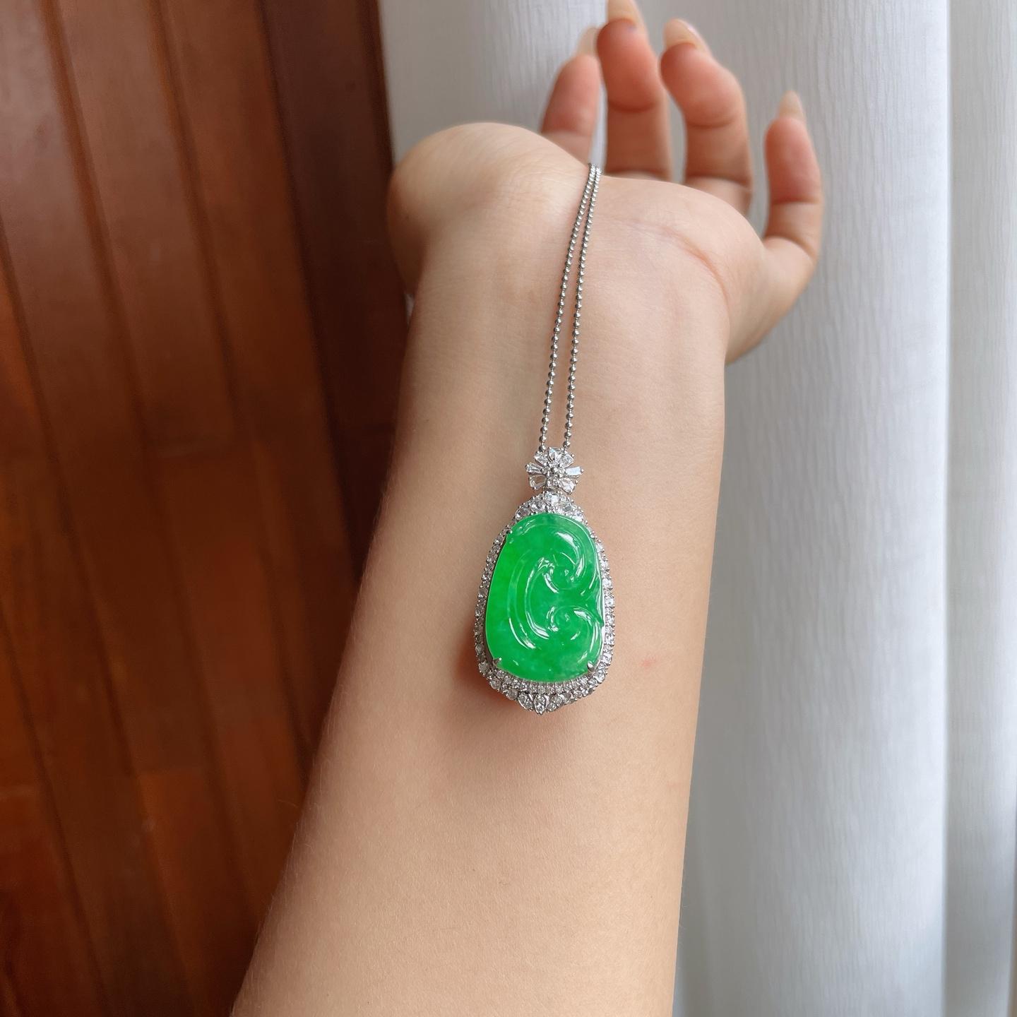 18k真金真钻镶糯冰满绿翡翠如意（yc244908）