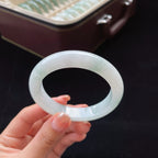 糯种白底飘花正圈翡翠手镯（55mm）（yc018718）