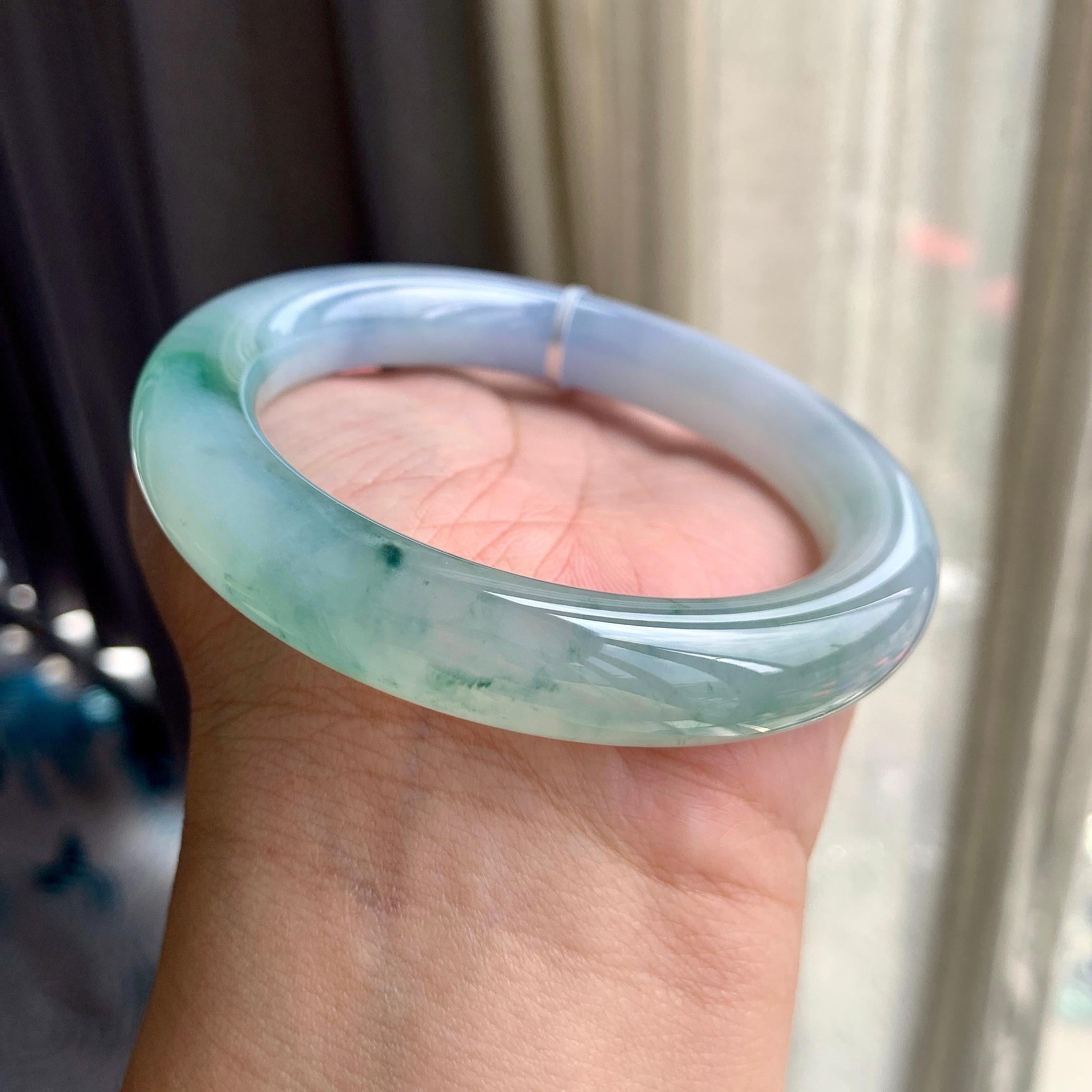 糯冰种飘花淡紫罗兰圆条手镯（62mm）（yc195372）