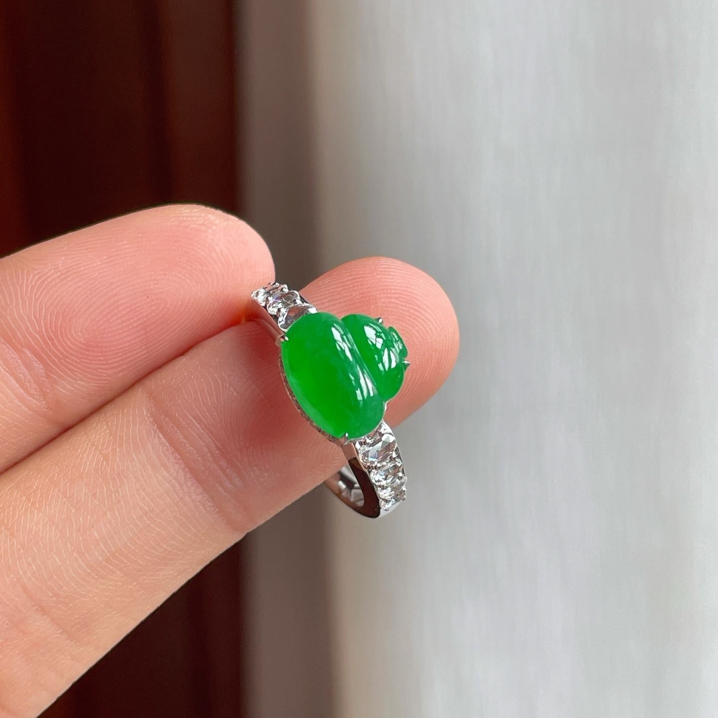 18k金镶冰种满绿翡翠葫芦戒指（yc249132）