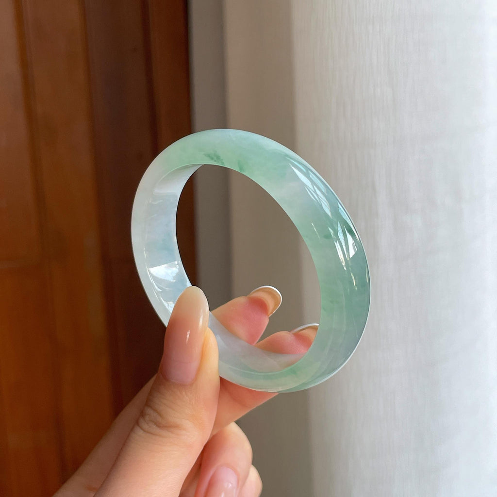 糯冰飘花翡翠贵妃镯（54.2mm)（yc424235）
