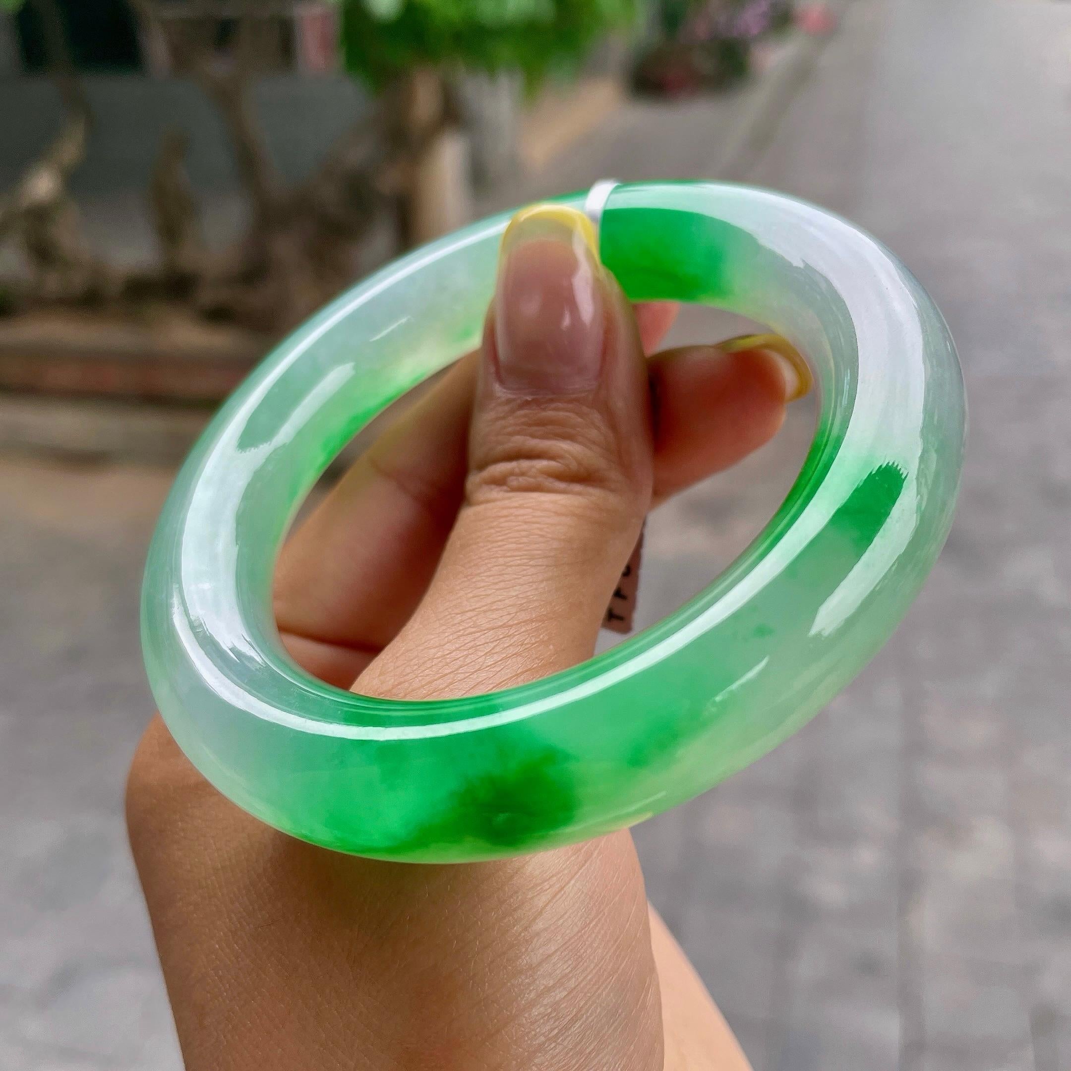 胖圆条     冰种飘阳绿圆条手镯57圈      天然缅甸A货翡翠（yc378729）